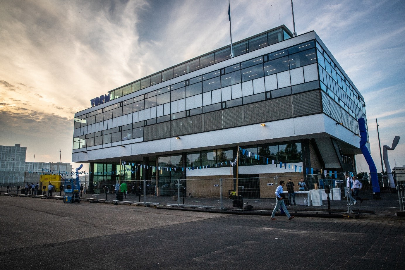 Vorm Naar Nieuw Kantoor In Rotterdamse Haven