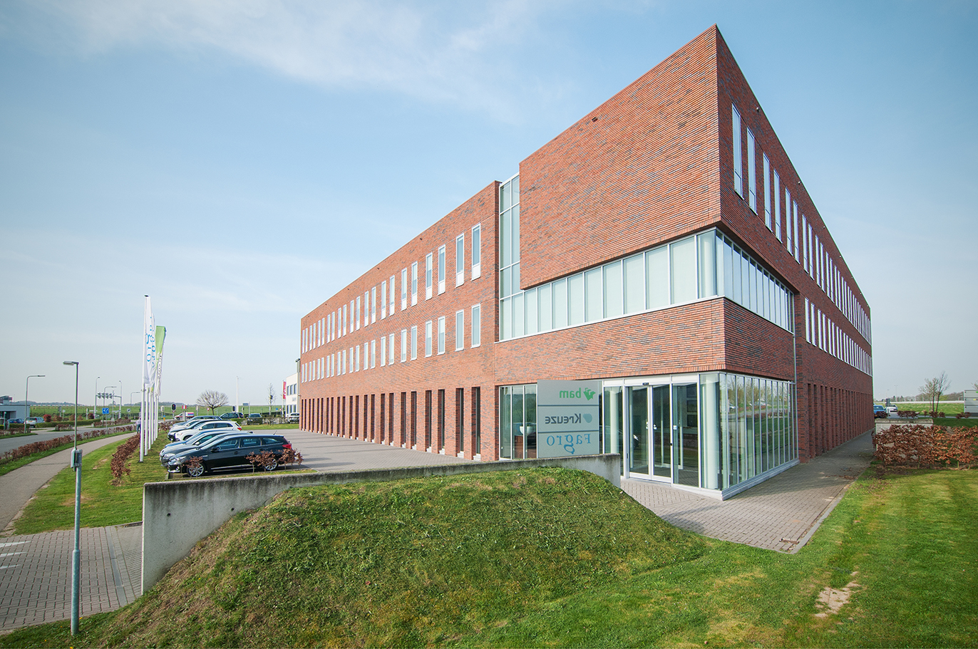 Het kantoorgebouw aan de Amerikalaan
14 in Maastricht-Airport