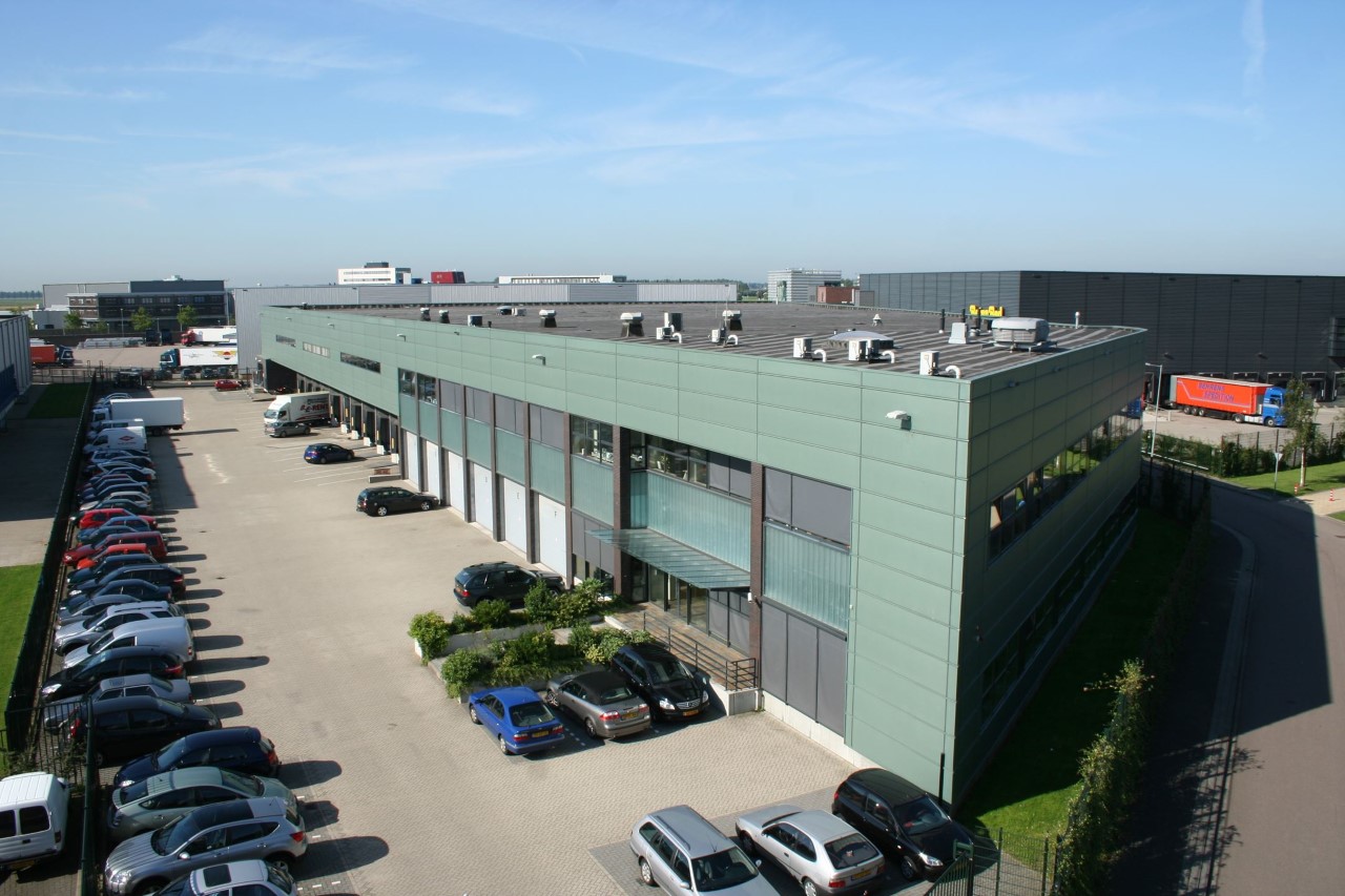 DC van Crosbay in Nieuw-Vennep.