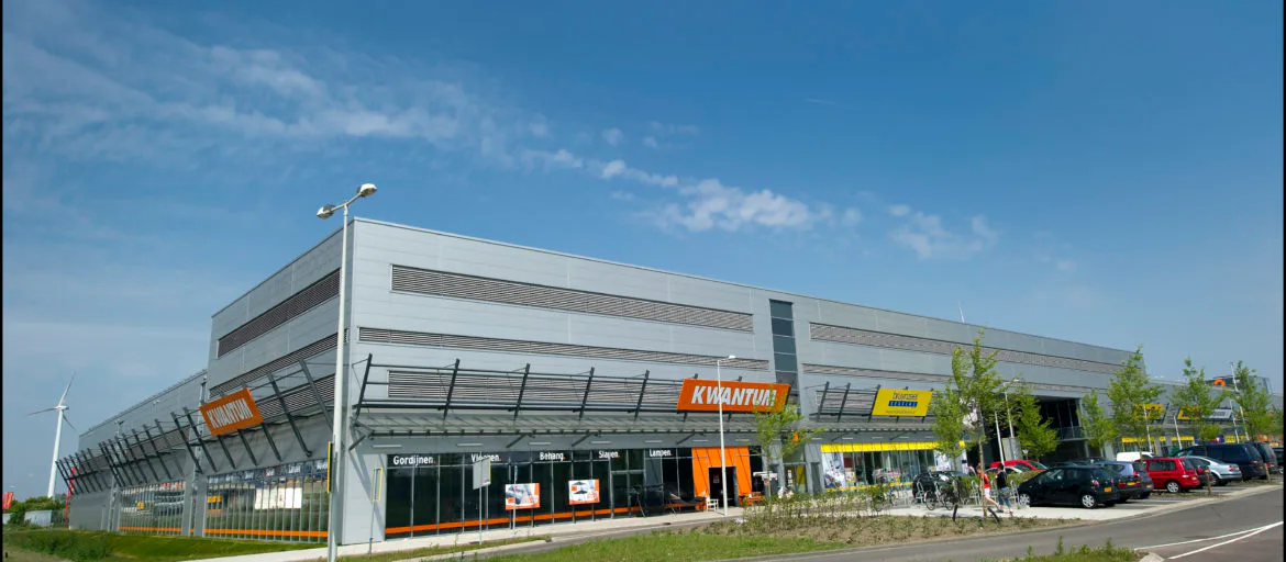 Amsterdam - Westpoort meubelboulevard langs de A5