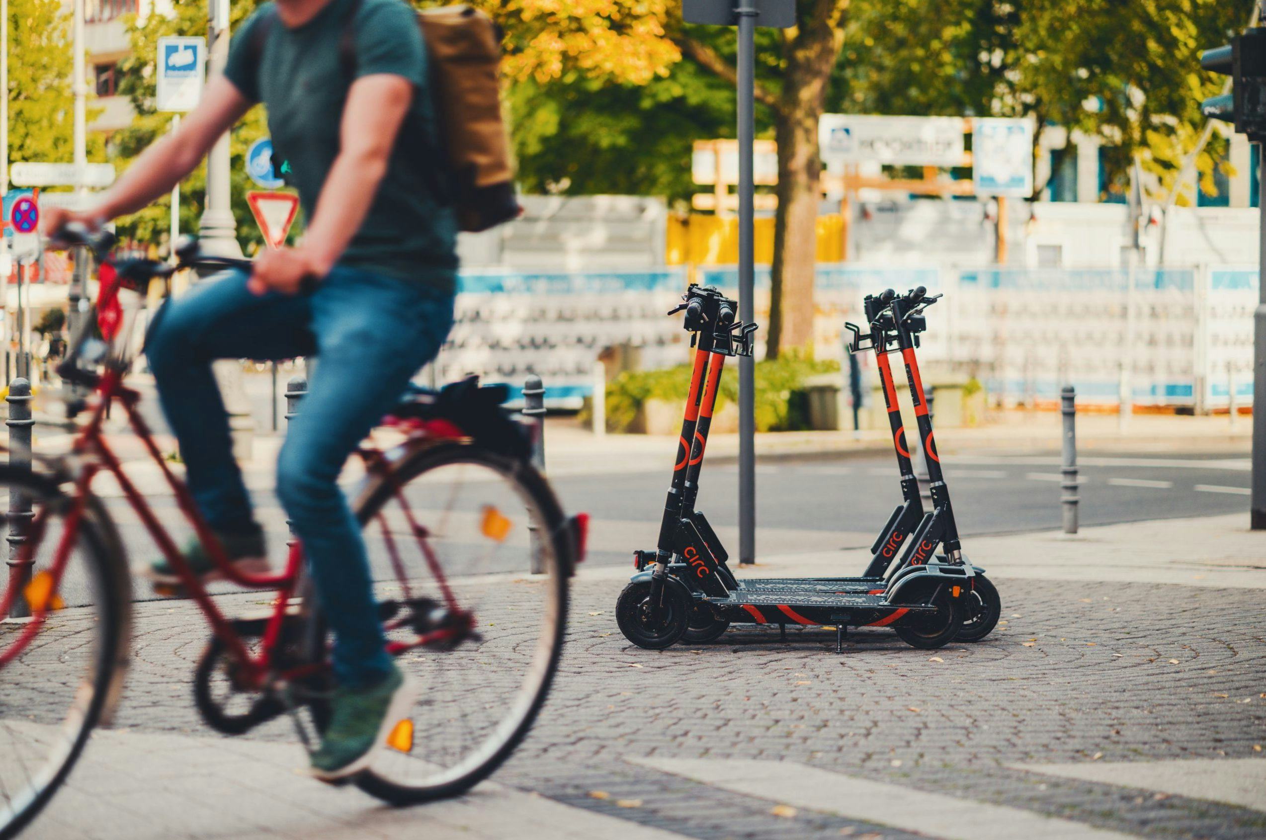 De auto de stad uit. Hoe dan?