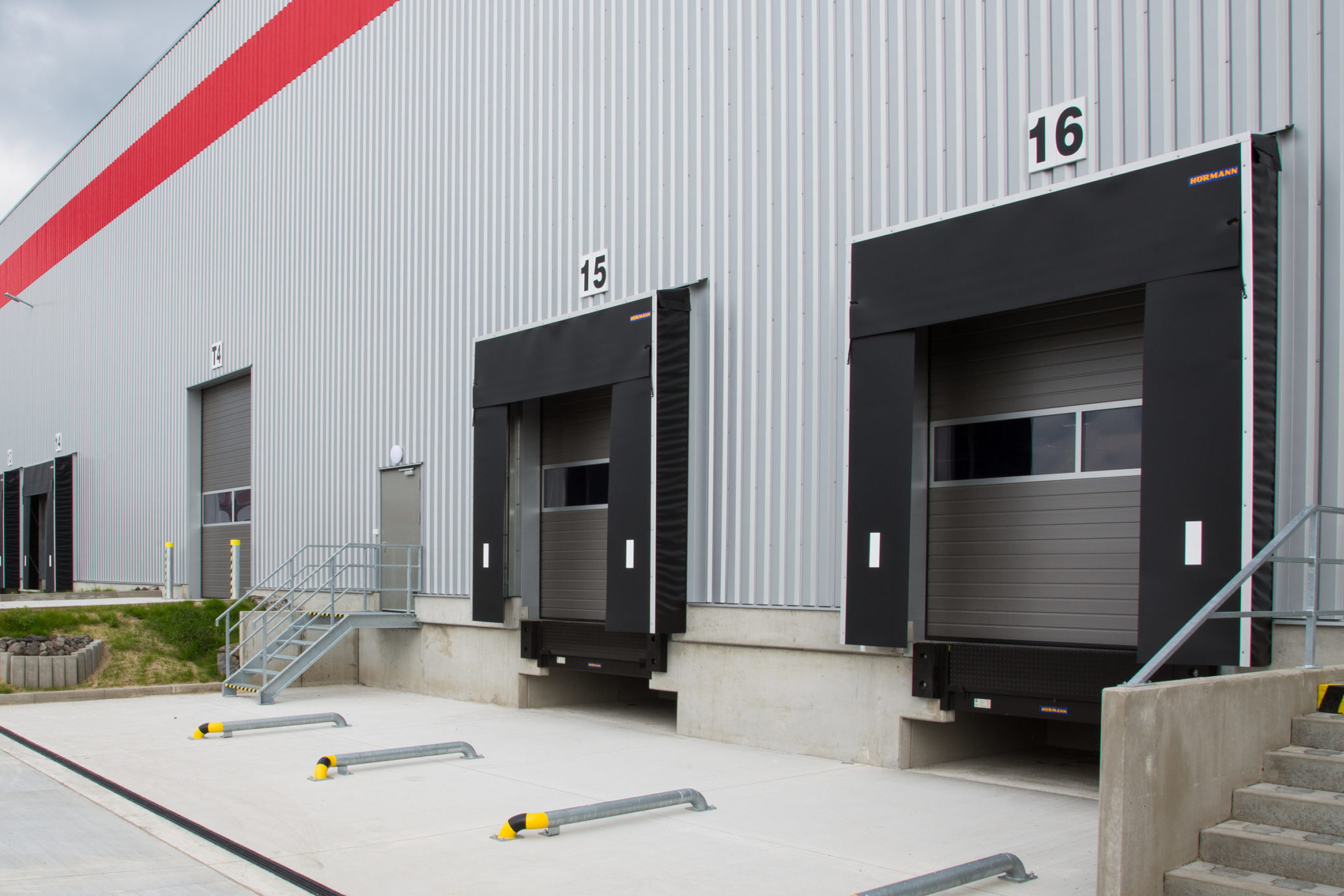 Het aanbod aan bedrijfshallen is opvallend klein.