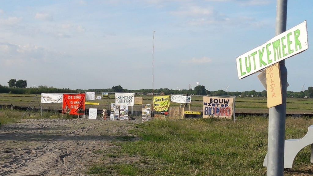 Fel verzet klimaatactivisten tegen plan Albert Heijn-DC in Amsterdamse polder