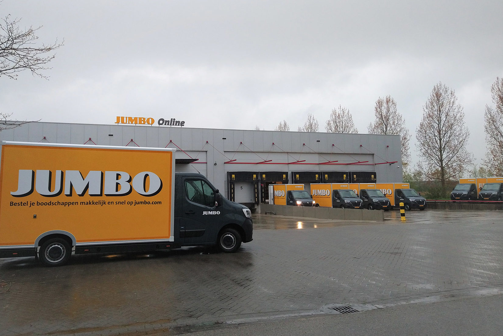 Jumbo gaat meer inzetten op online bezorging. 