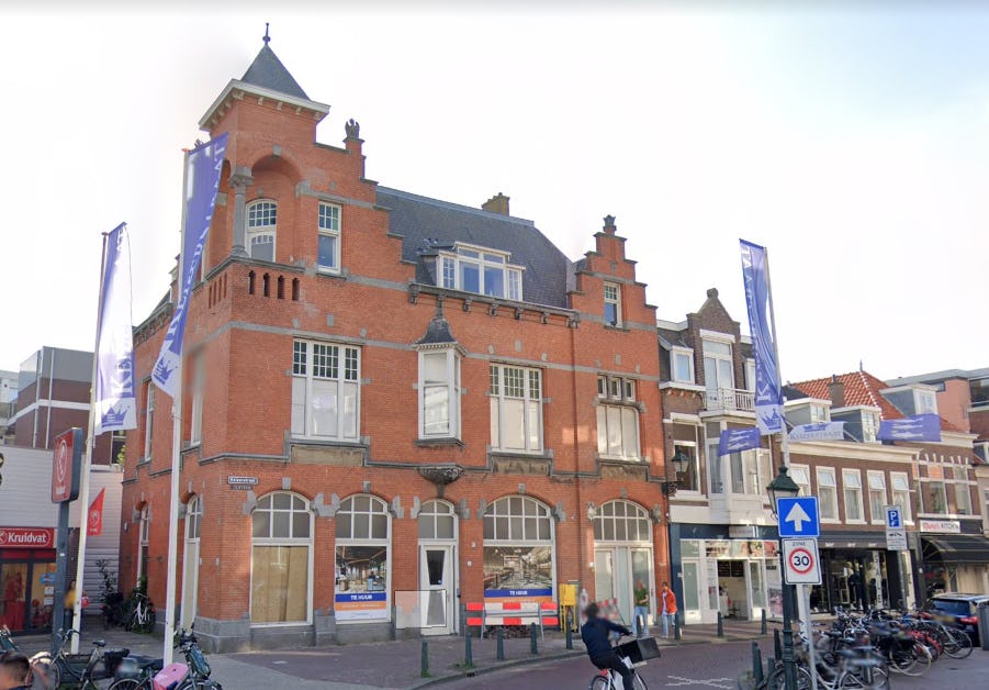 Het pand aan de Keizerstraat 327 in Scheveningen waarin Limehome vakantieappartementen heeft gerealiseerd. Foto: Google Streetview 