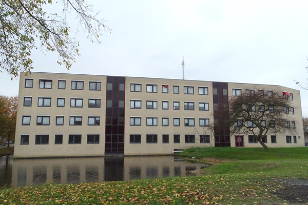 Kantoorgebouw De Barones wordt getransformeerd naar 131 appartementen. Beeld: Woonforte