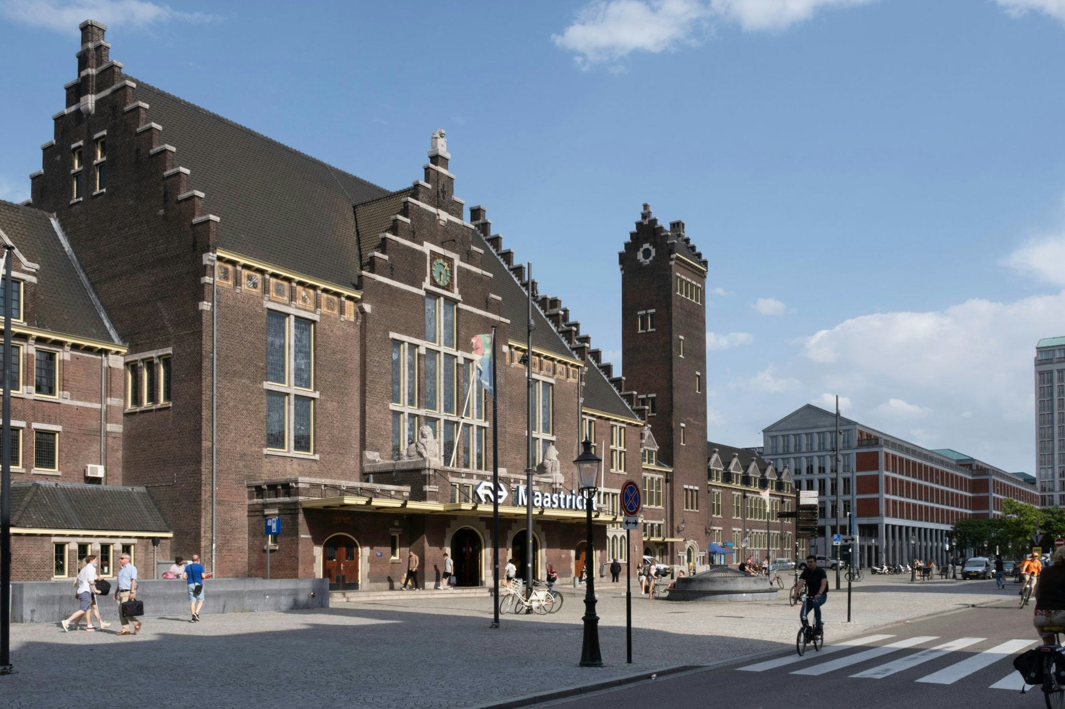 Station Maastricht na 105 jaar alsnog officieel geopend