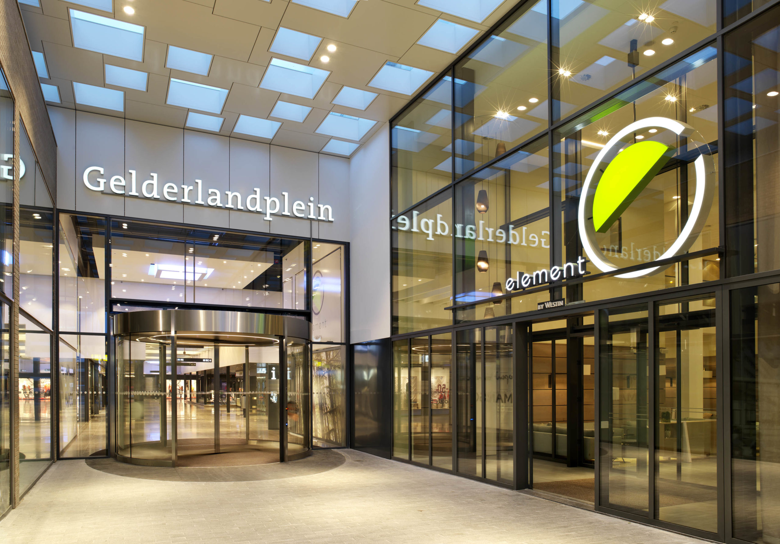 Winkelcentrum Gelderlandplein in Amsterdam