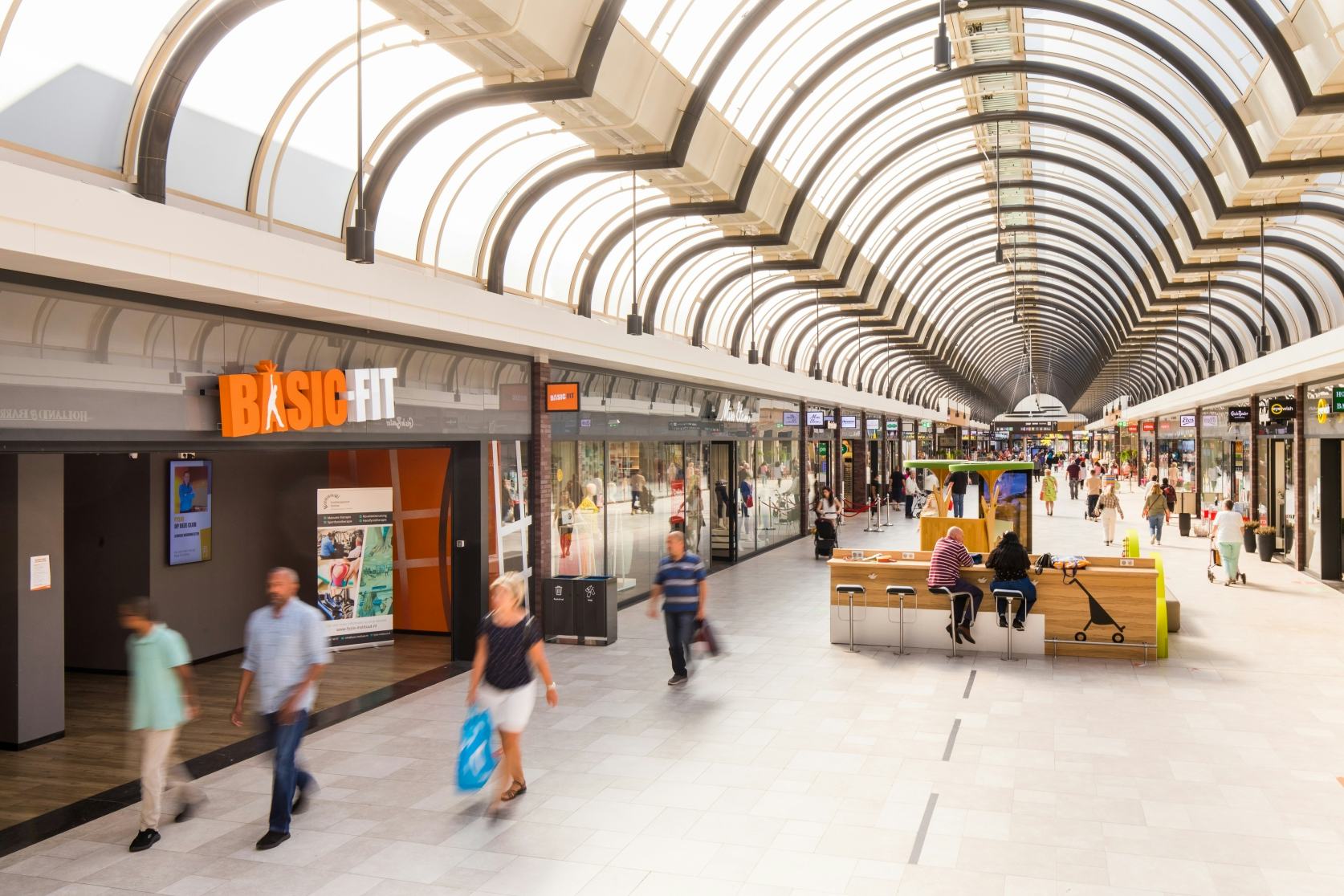 Wereldhave is vooral groot in winkelcentra, onder meer in de Arnhemse wijk Presikhaaf. 