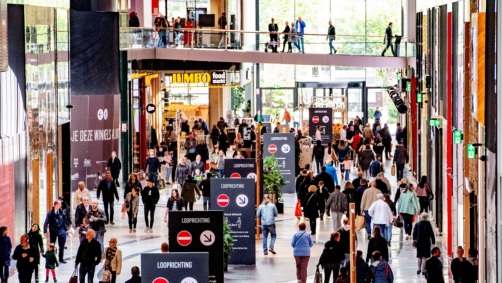 Drukte in de Mall of the Netherlands. Foto: ANP / Robin Utrecht