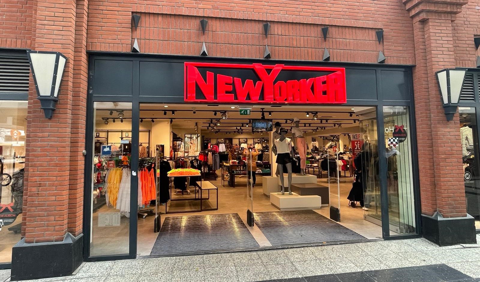 New Yorker naar nieuwe locatie in winkelcentrum Zuidplein
