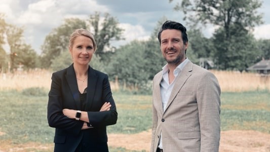 Marieke Mentink, directeur Dura Vermeer Bouw Hengelo en Joost Scharenborg, ontwikkelmanager Dura Vermeer Bouw Hengelo