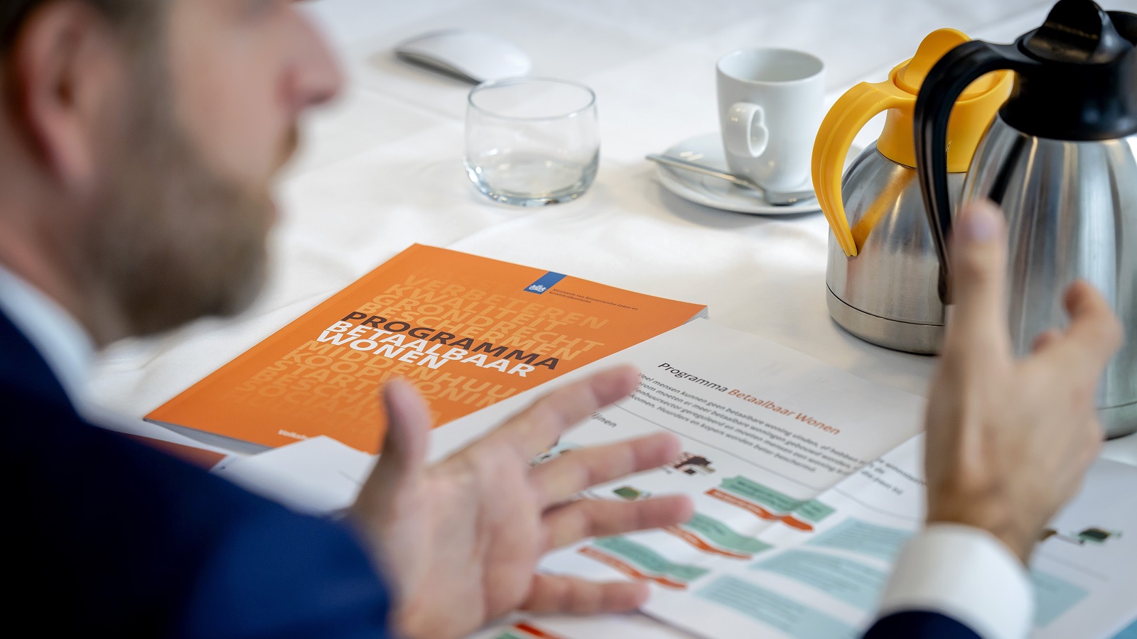 Minister Hugo de Jonge (Volkshuisvesting) tijdens de presentatie van zijn plannen voor betaalbaar wonen. Foto: ANP / Robin van Lonkhuijsen