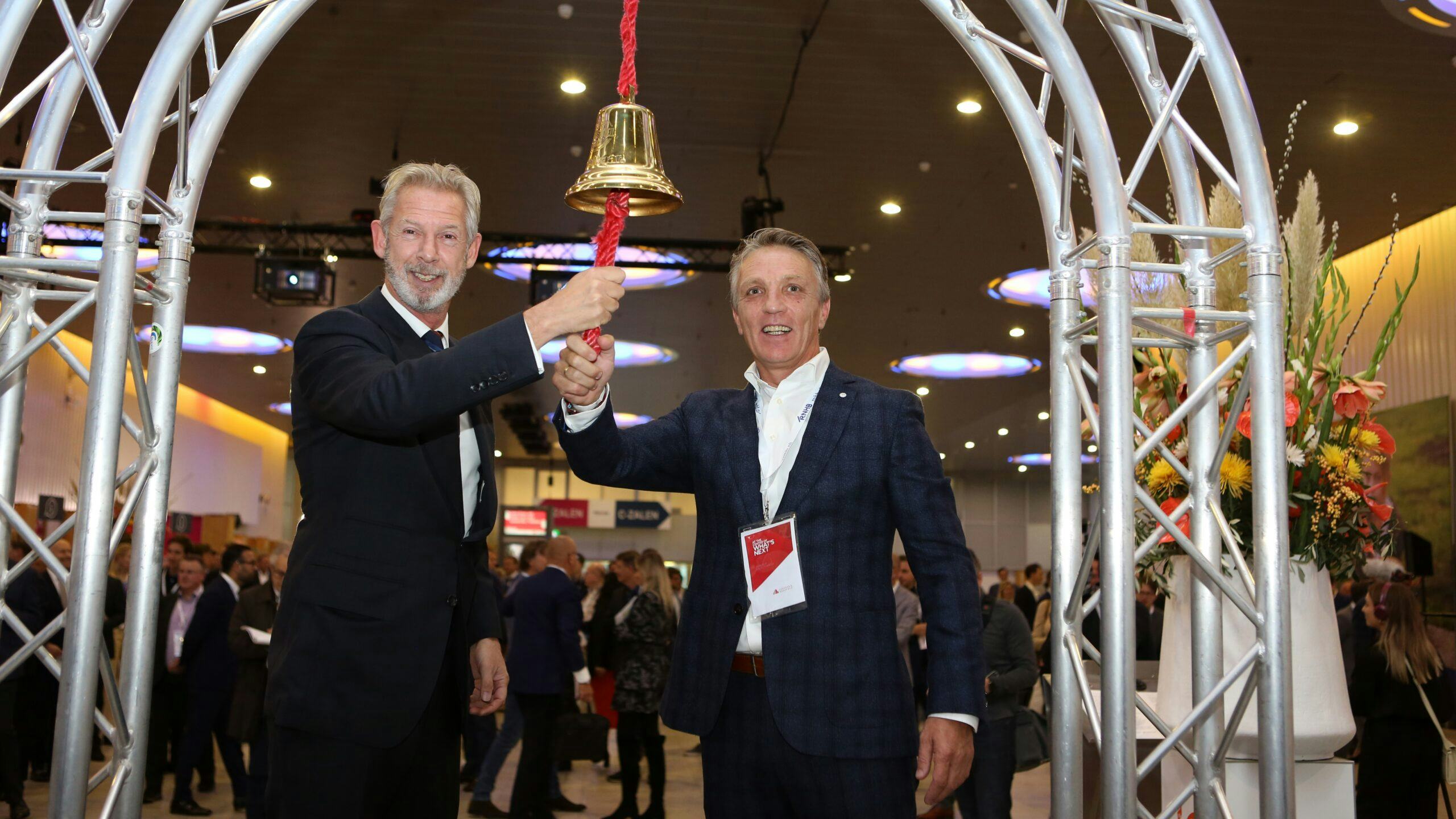 Peter Schreuter (rechts) samen met NVM-voorzitter Onno Hoes tijdens de opening van de vorige editie van de Provada, in oktober 2021.