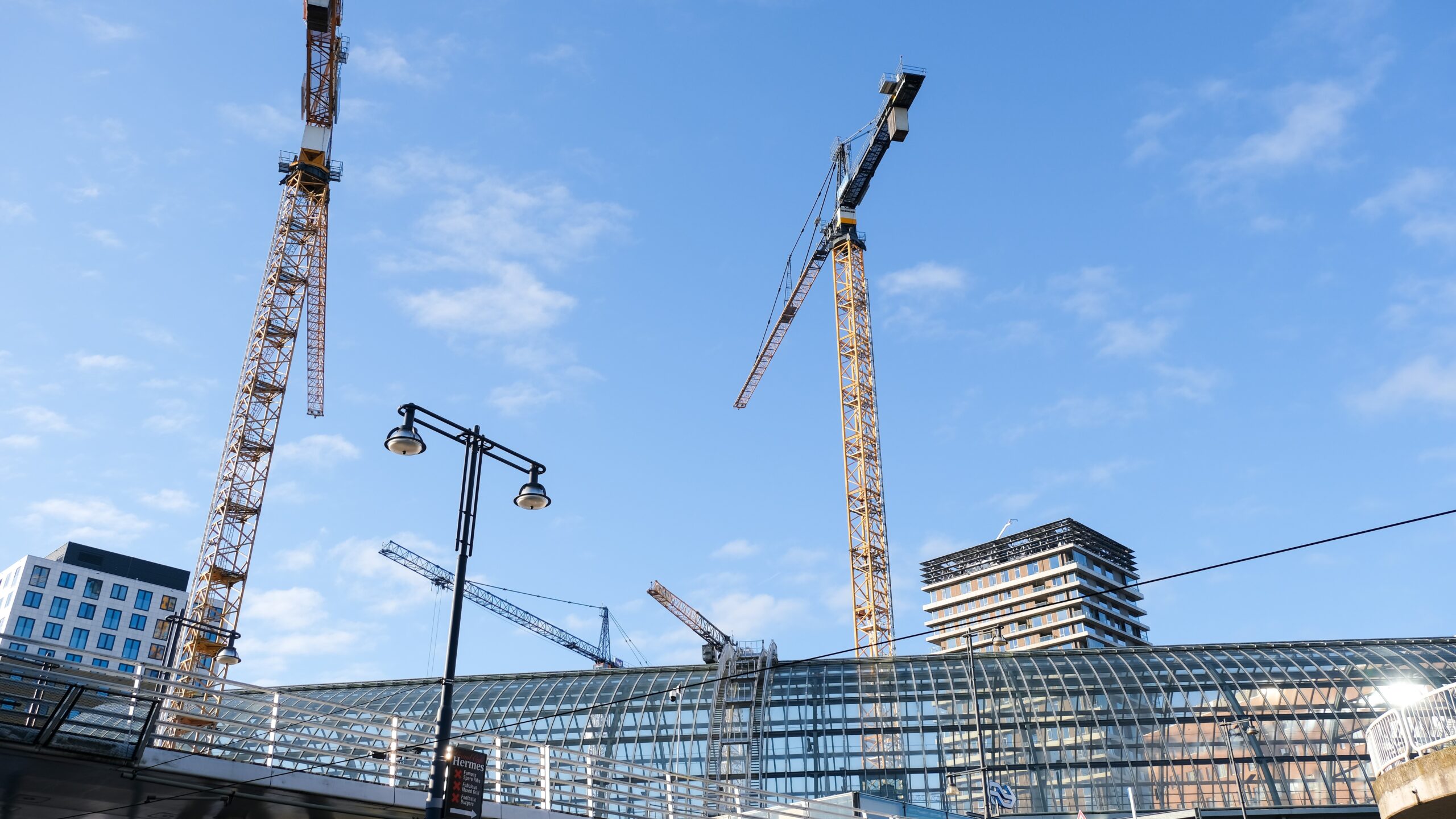 Bouw van nieuwe appartementen bij station Sloterdijk in Amsterdam. Foto: ANP / Hollandse Hoogte / Kim van Dam