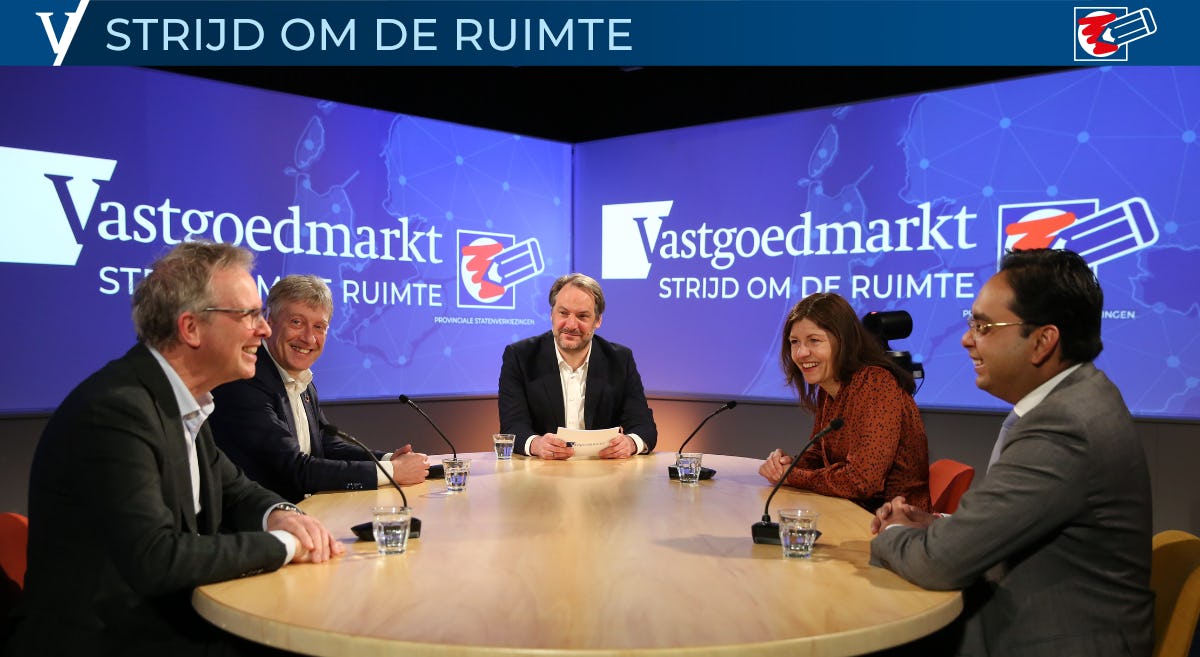 v.l.n.r. Rob Haans, Jaap van der Bijl, debatleider Sander van der Ploeg, Marja Appelman en Kavish Partiman. Foto: Cynthia van Dijke