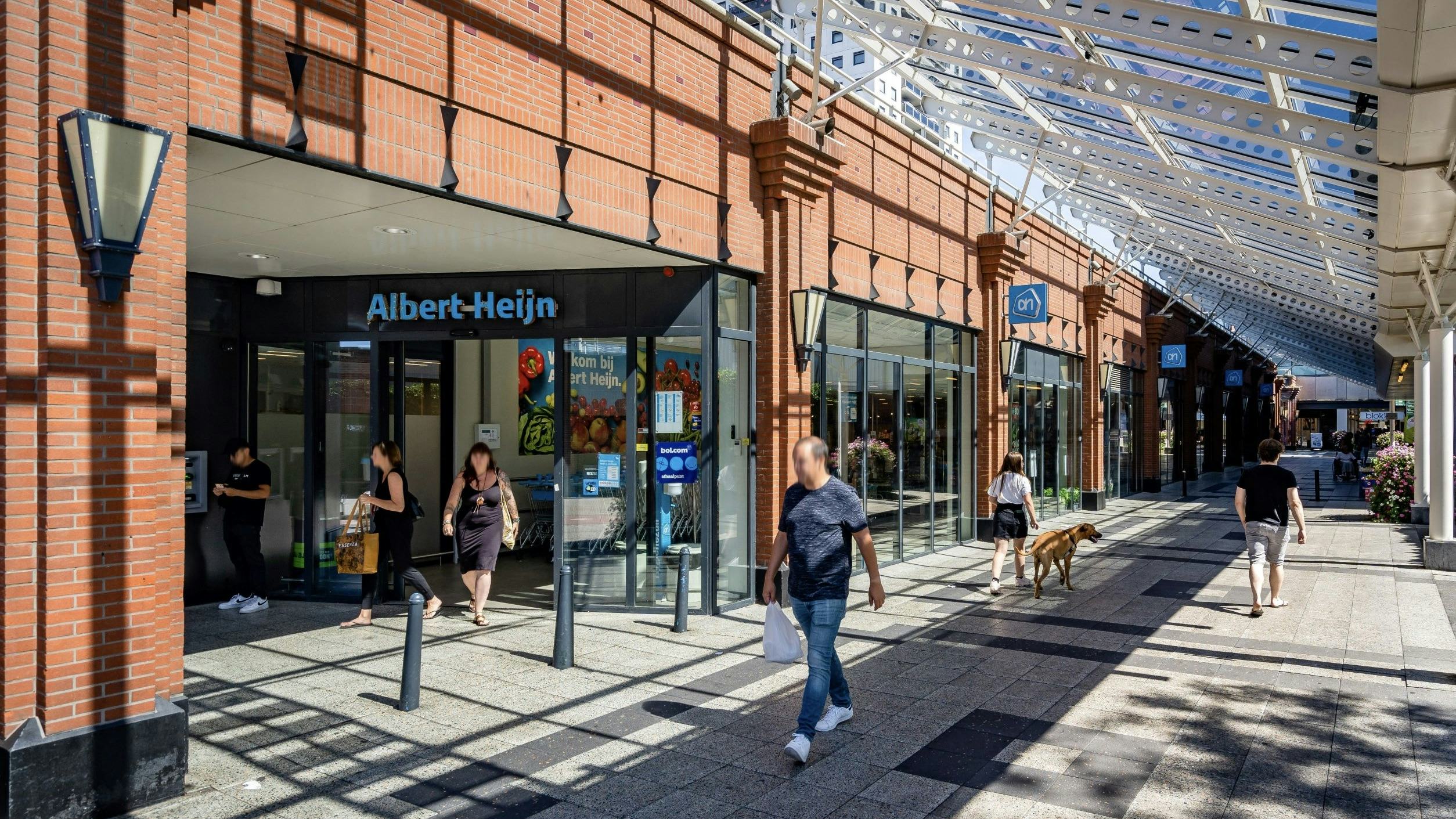 Particulieren kopen winkelcentra in Dordrecht en Vlaardingen