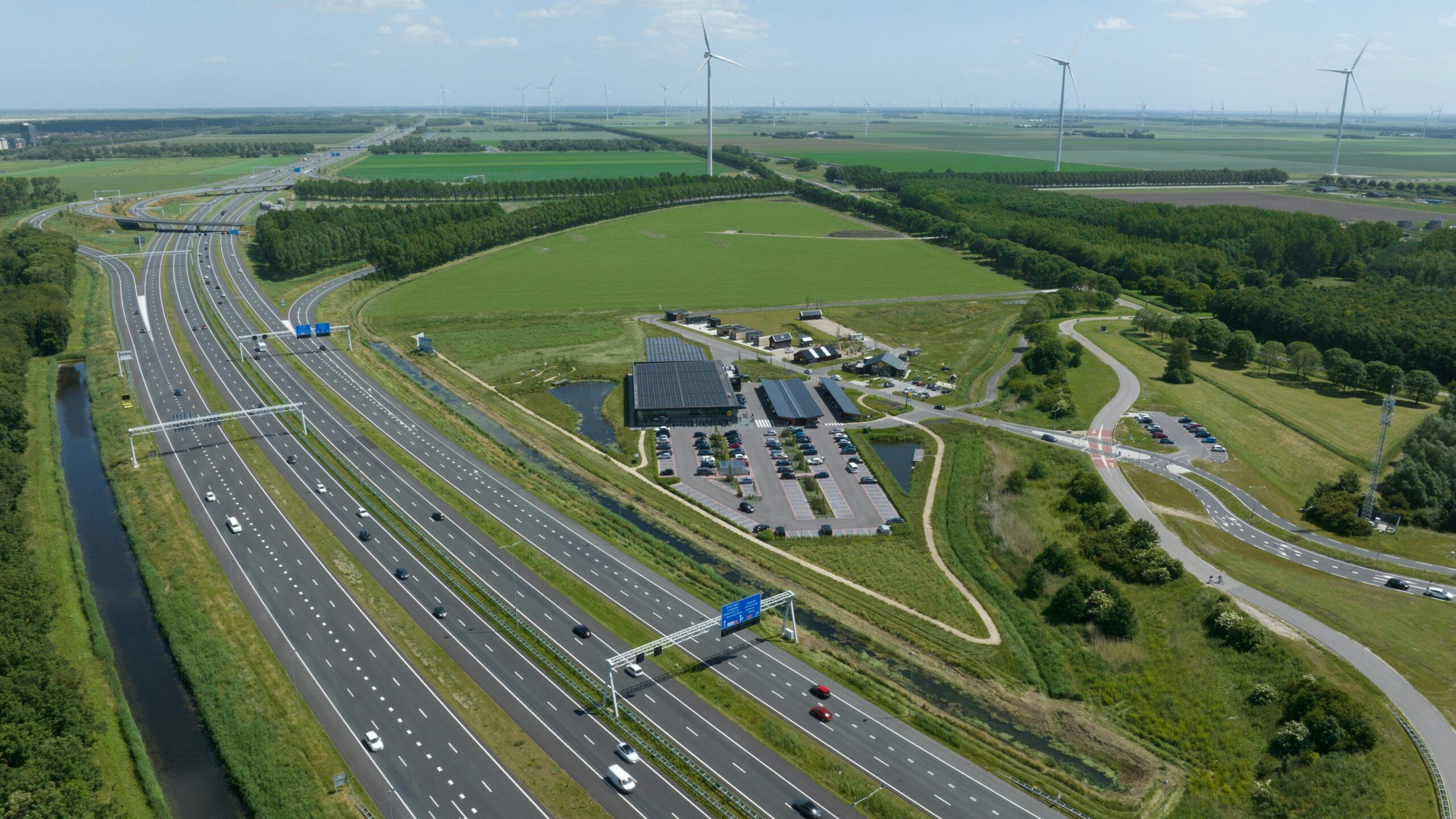 De voorziene bouwlocatie van Eemvallei Stad is al goed ontsloten door de A27 en de A6. 