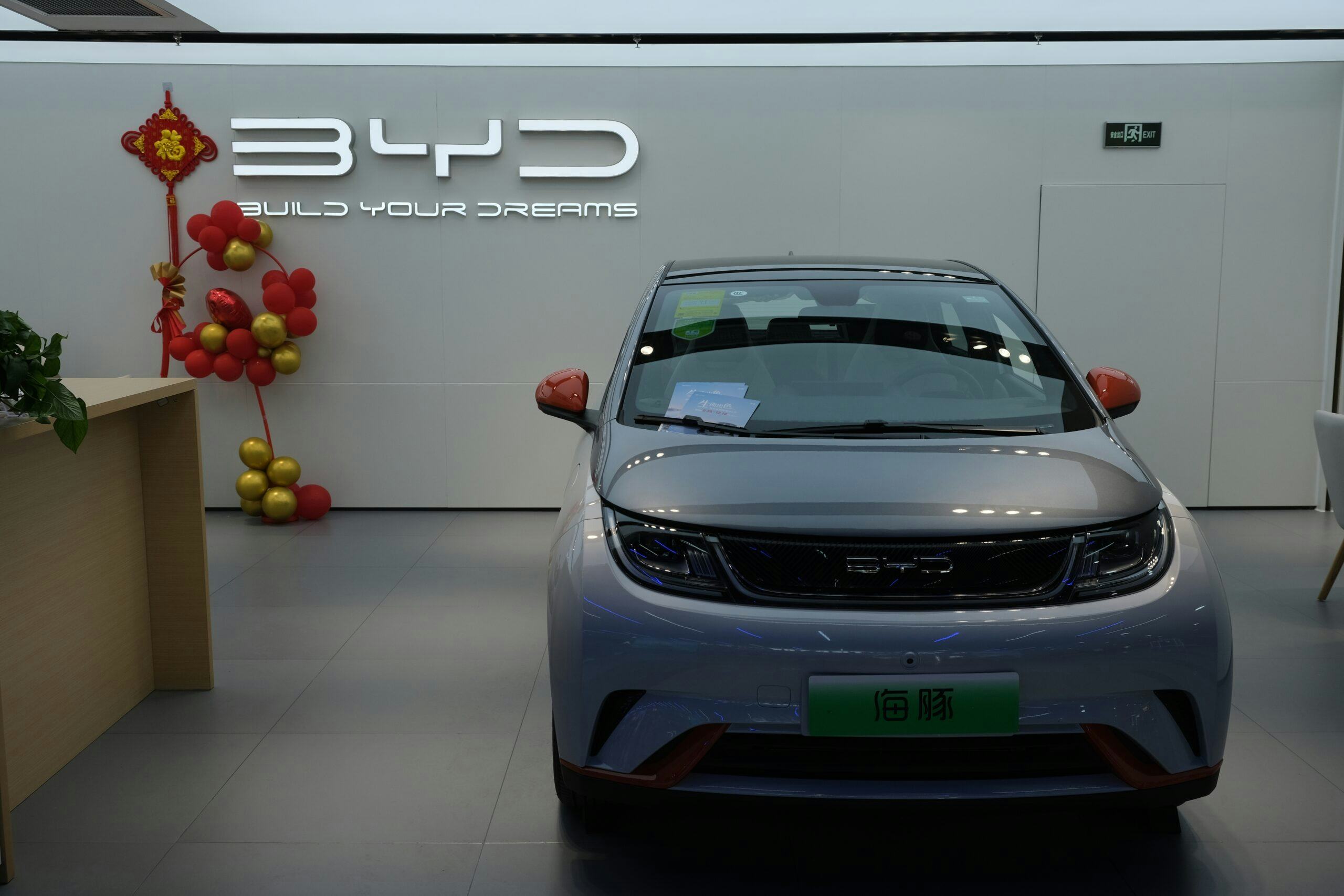 Opmars Chinese auto klap voor Europese auto-industrie en economie