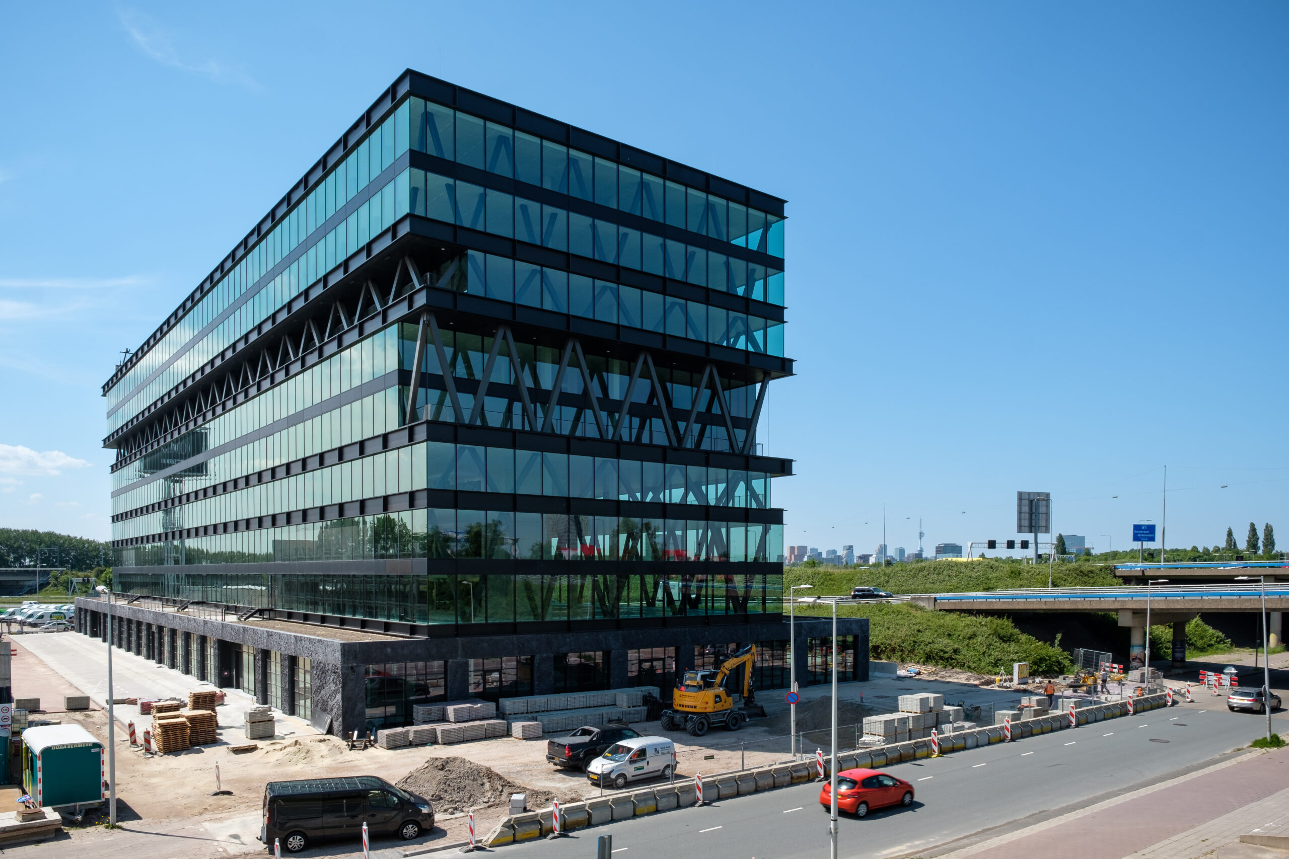 In 2022 leverde Being The Joan op, een kantoorontwikkeling in Werkstad OverAmstel, het oude Amstel Business Park Zuid. Foto: Valentijn Kortekaas