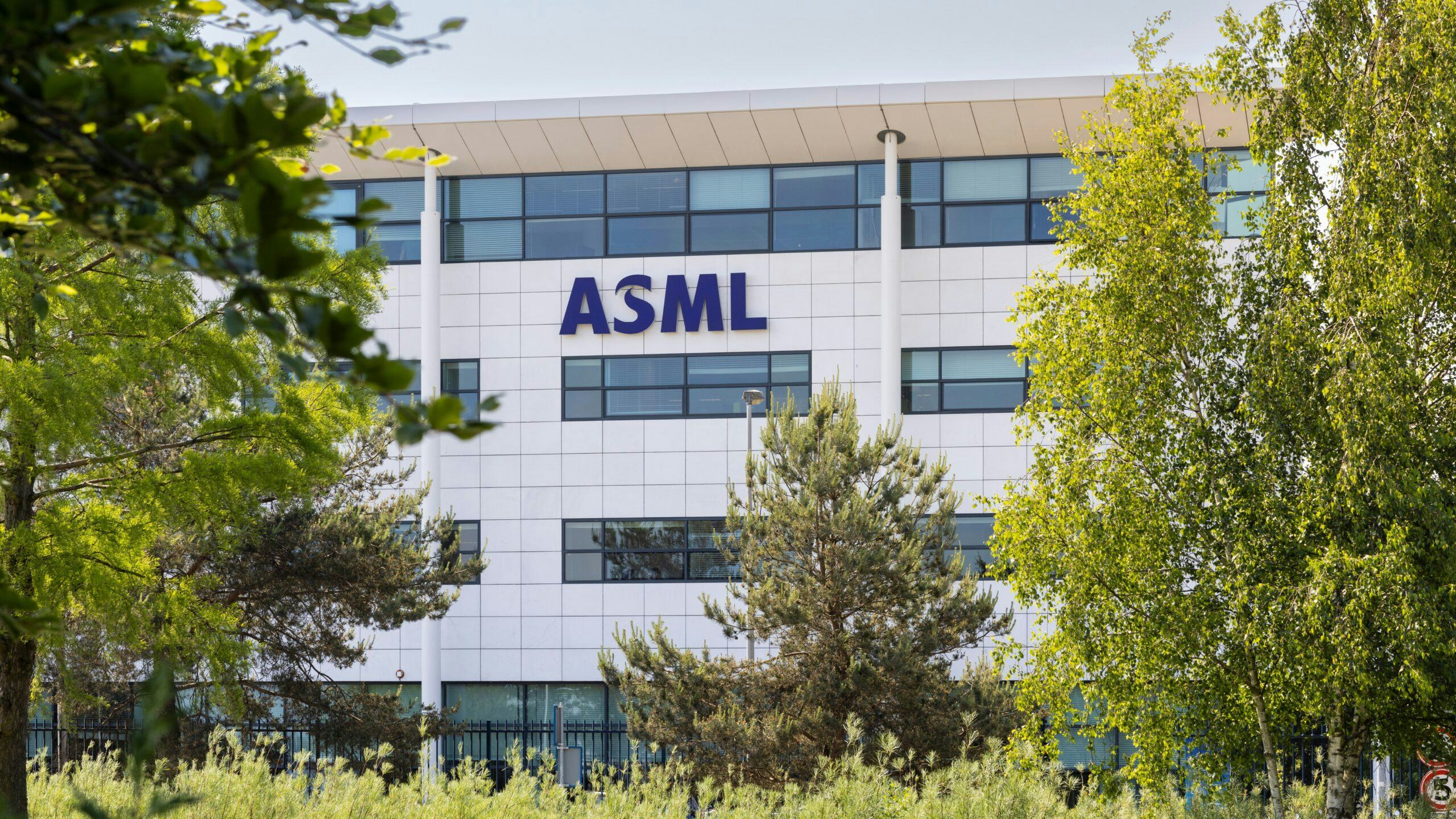 ASML legt weer miljoenen op tafel voor stukje grond bij hoofdkantoor