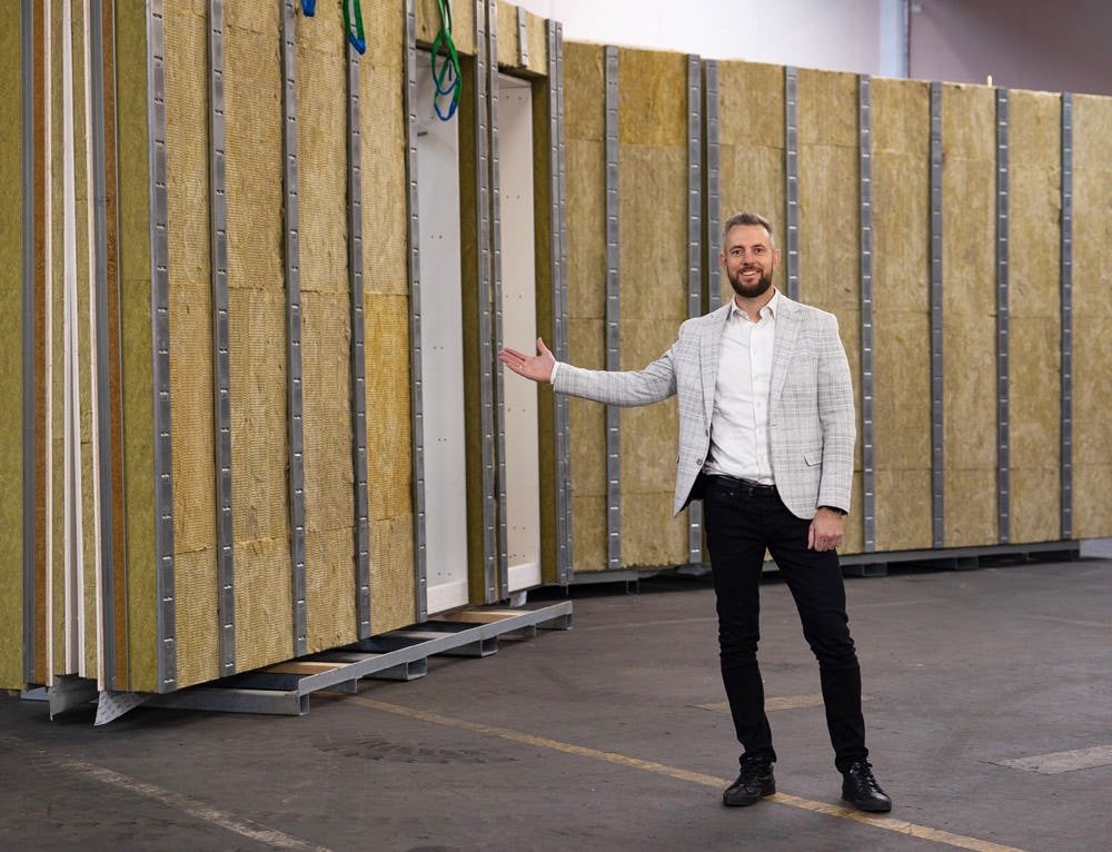 Stephen Muller, business unit manager bij Rockwool Prefab Building Systems: Rockzero is een zeer goed alternatief is voor traditionele bouwsystemen. Het is tijd om op te schalen.’