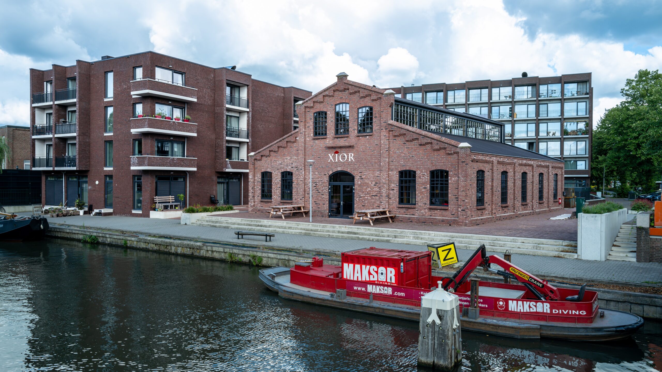 Het Belgische XIOR is een grote speler in Nederland. De Nederlandse portefeuille omvat 6.260 eenheden in vijftien steden en heeft een boekwaarde van 934 miljoen euro. 