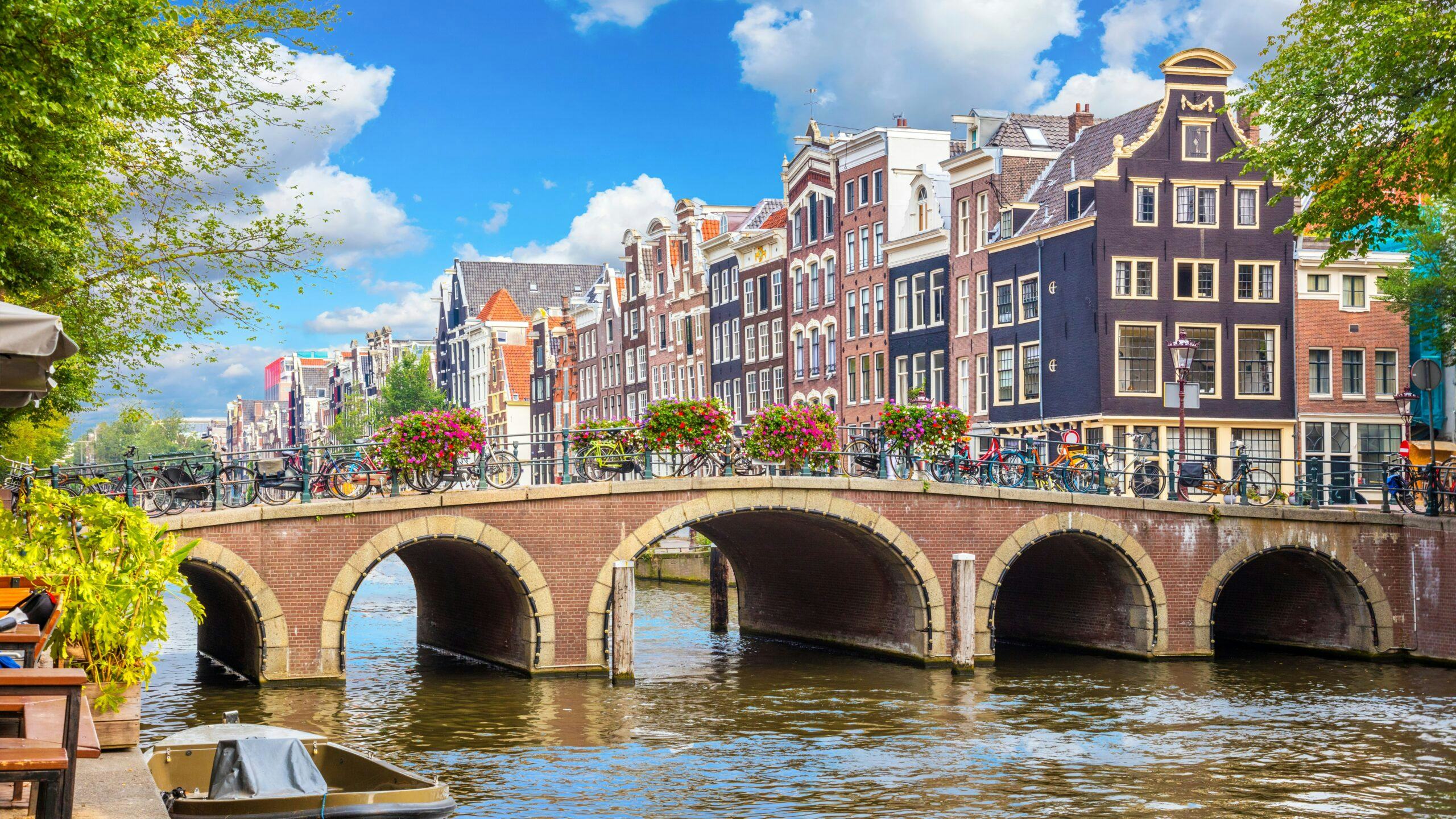 Huurders Netwerk Amsterdam pleit voor regulering van alle huurwoningen