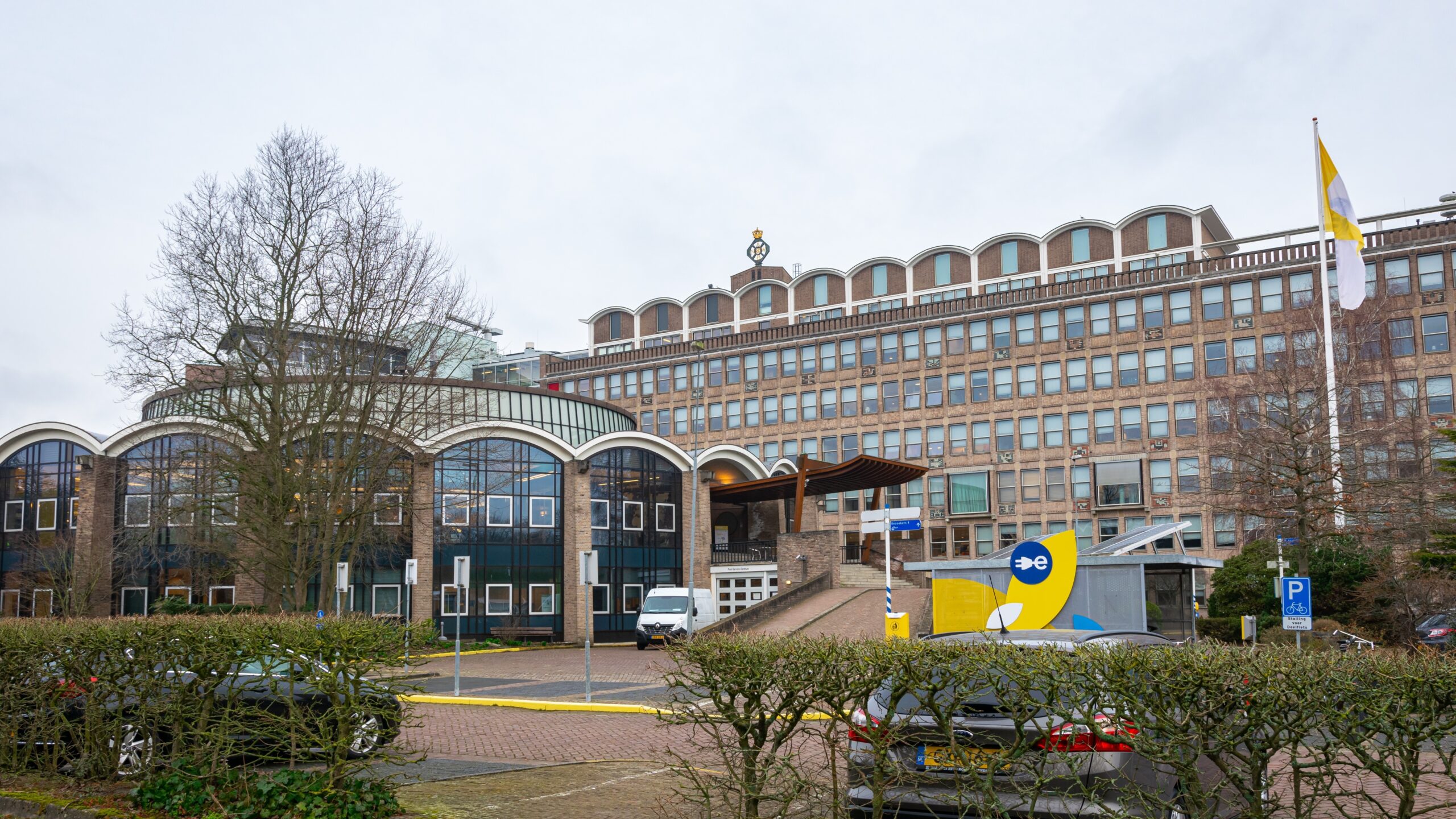 Het hoofdkantoor van de ANWB ligt net over de gemeentegrens tussen Den Haag en Wassenaar.