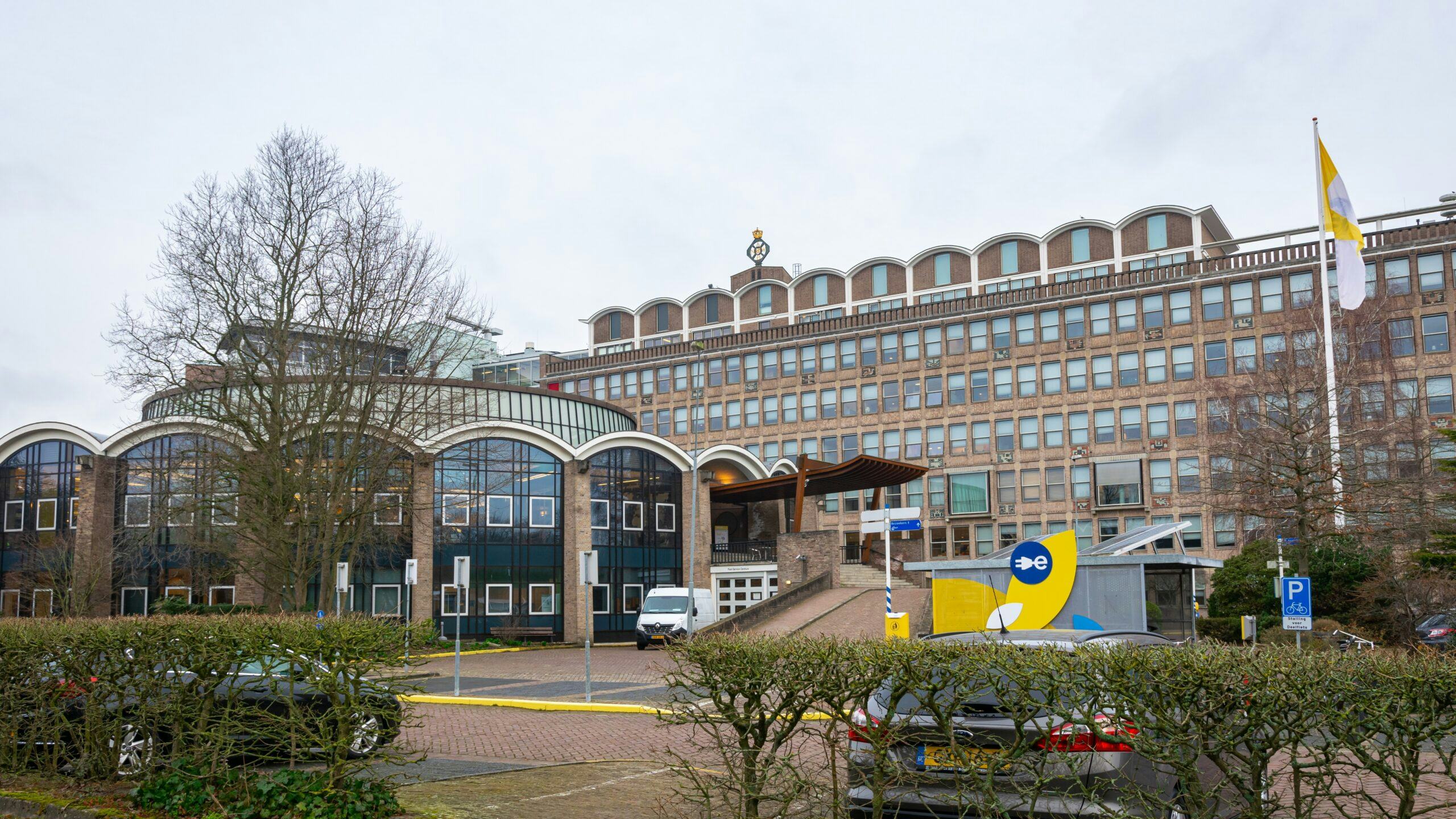 Het hoofdkantoor van de ANWB ligt net over de gemeentegrens tussen Den Haag en Wassenaar.