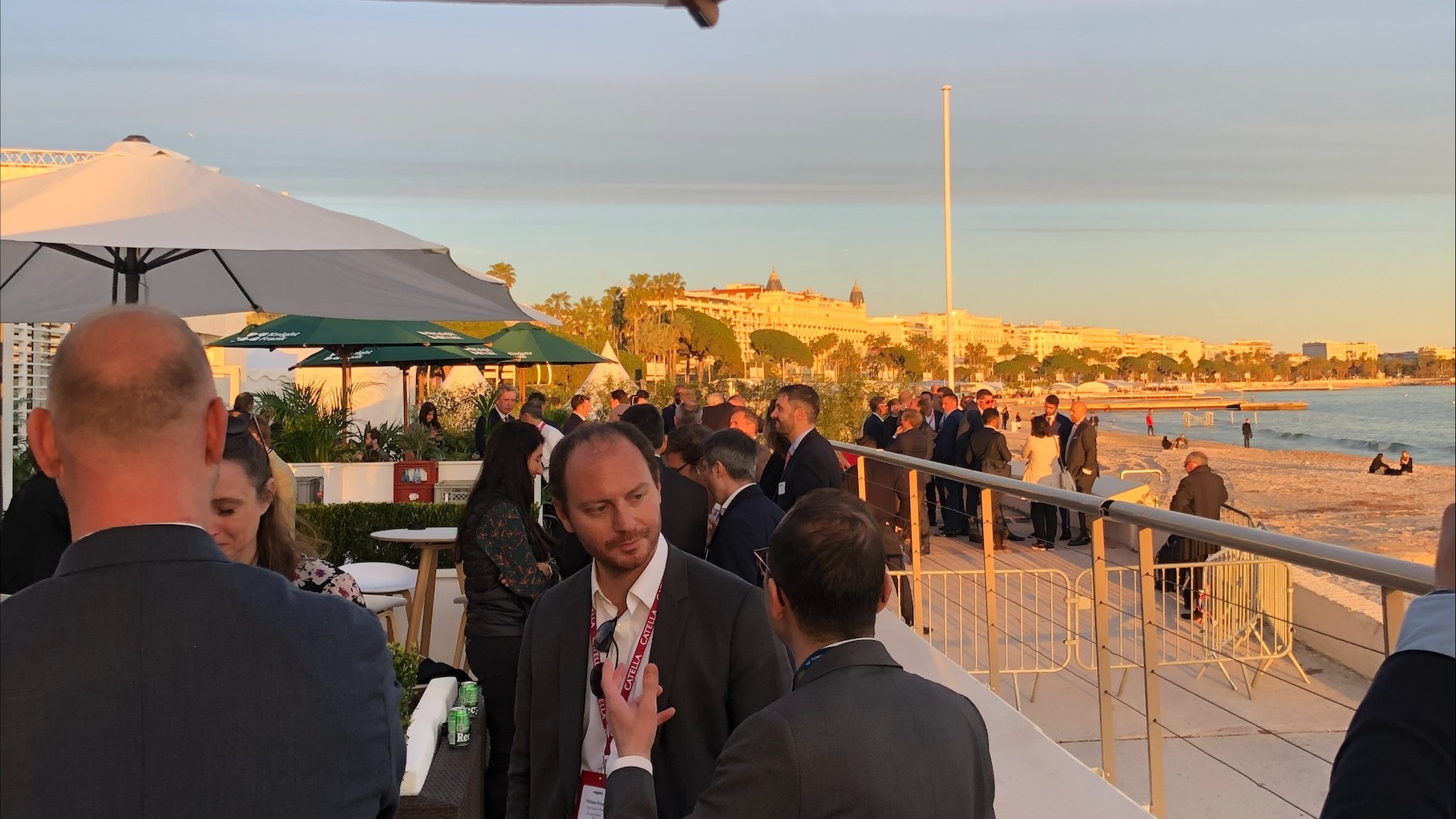 Op de Mipim werd er vooral buiten het congrescentrum veel genetwerkt