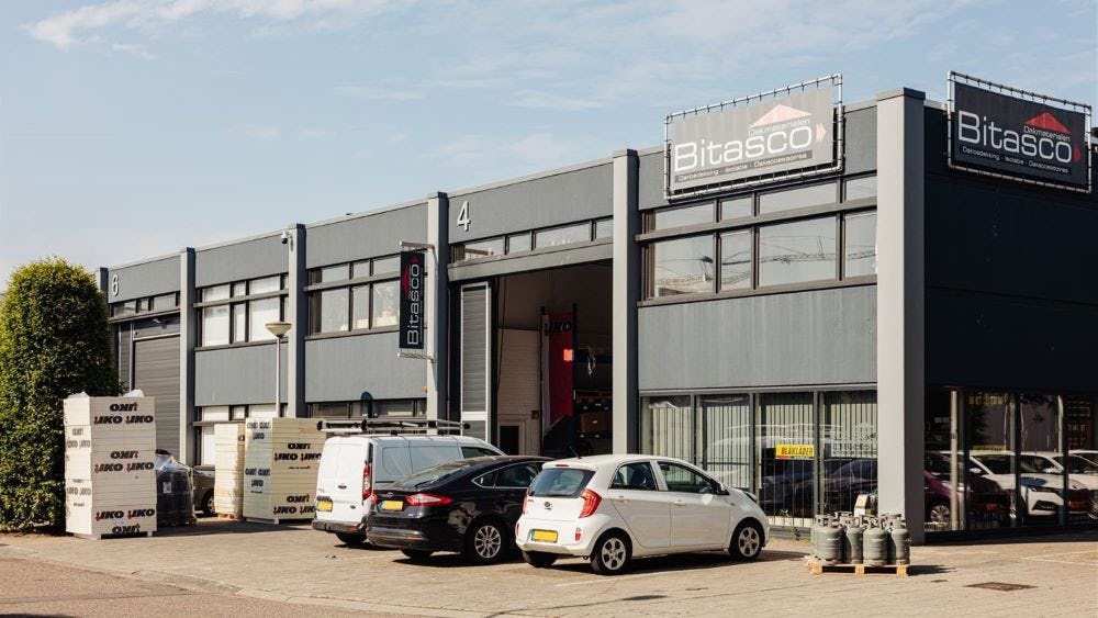 Autotaalglas huurt bedrijfsruimte van 816,62 m2 in Amsterdam Sloterdijk
