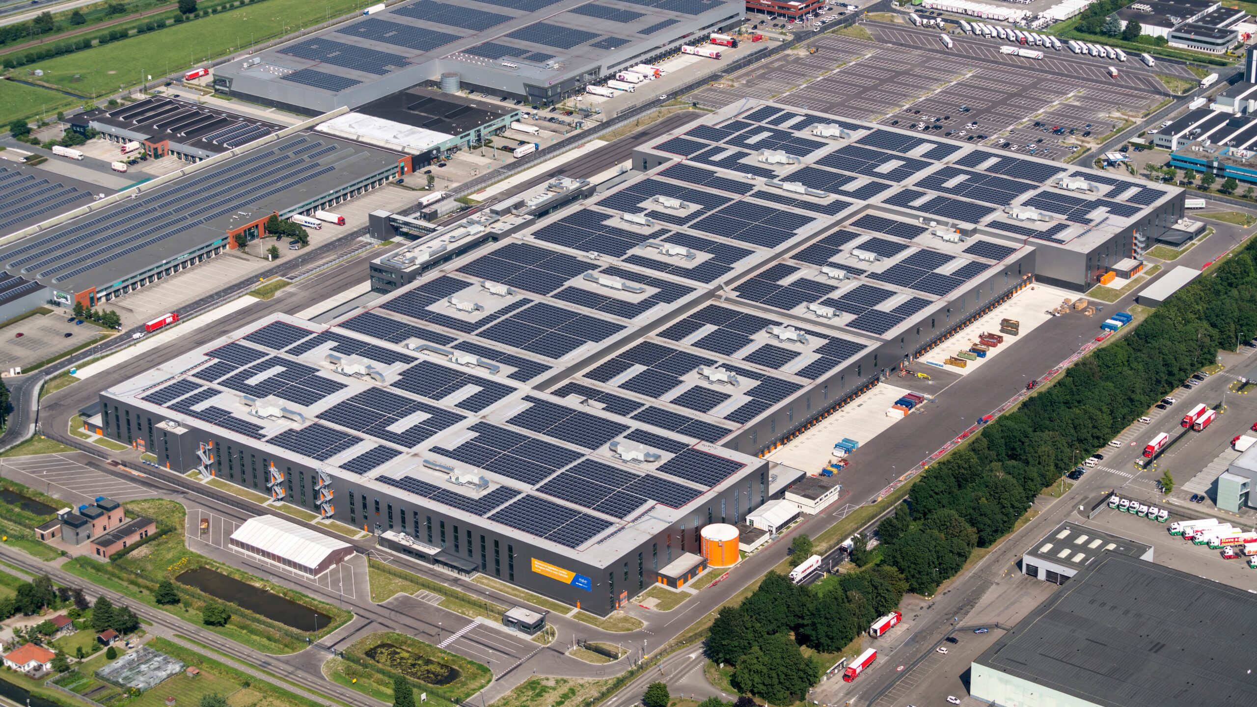 Investeringen in duurzaamheid kunnen bedrijven aanzienlijke voordelen opleveren, zoals een betere operationele efficiëntie, minder risico’s en een betere reputatie.