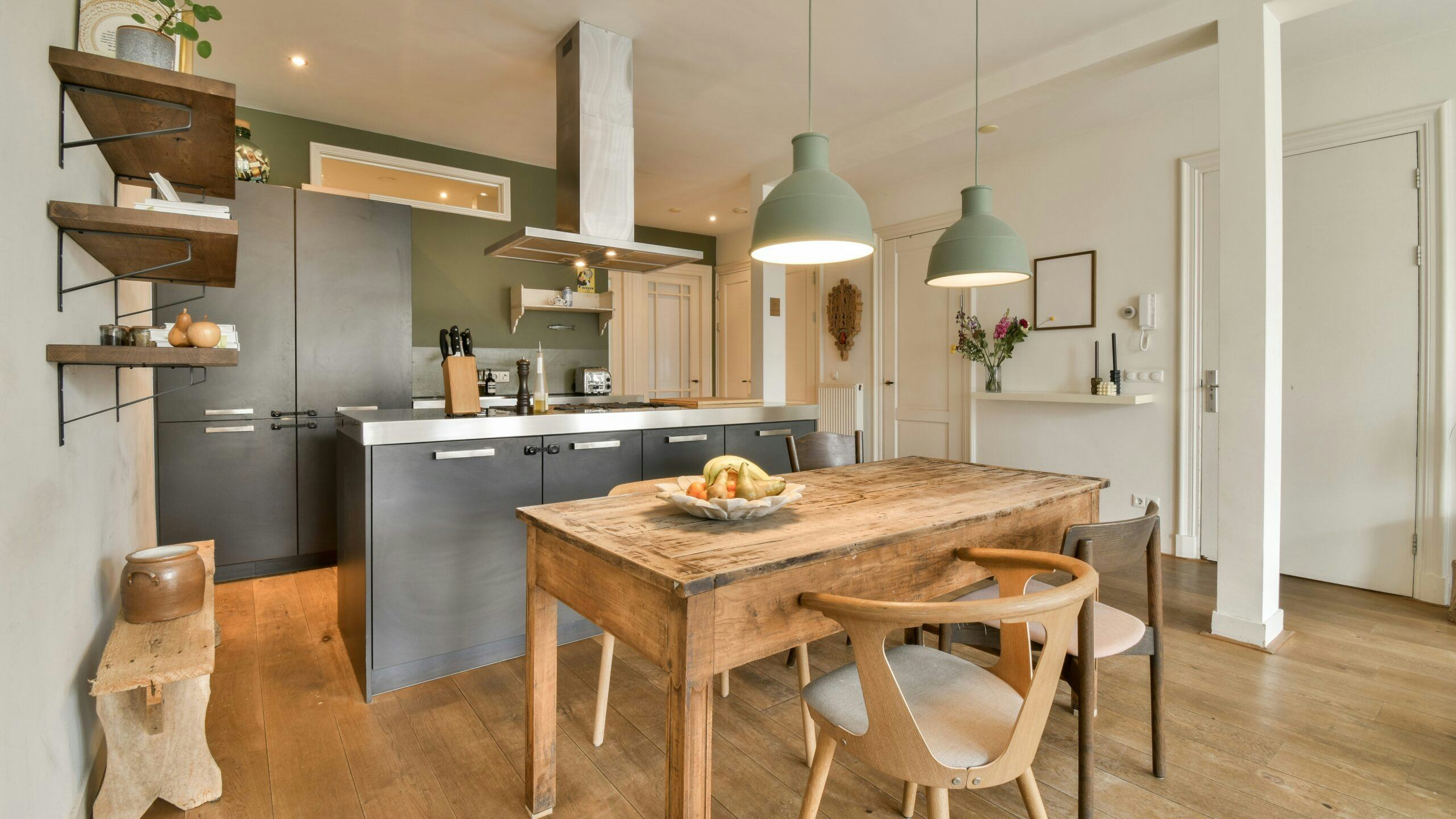 Volgens Vereniging Eigen Huis zijn vooral ouderen en jongeren geholpen met kleinere woningen. Jongeren omdat die woningen voor hun betaalbaar zijn, ouderen omdat ze gelijkvloers zelfstandig willen blijven wonen. Foto: Shutterstock