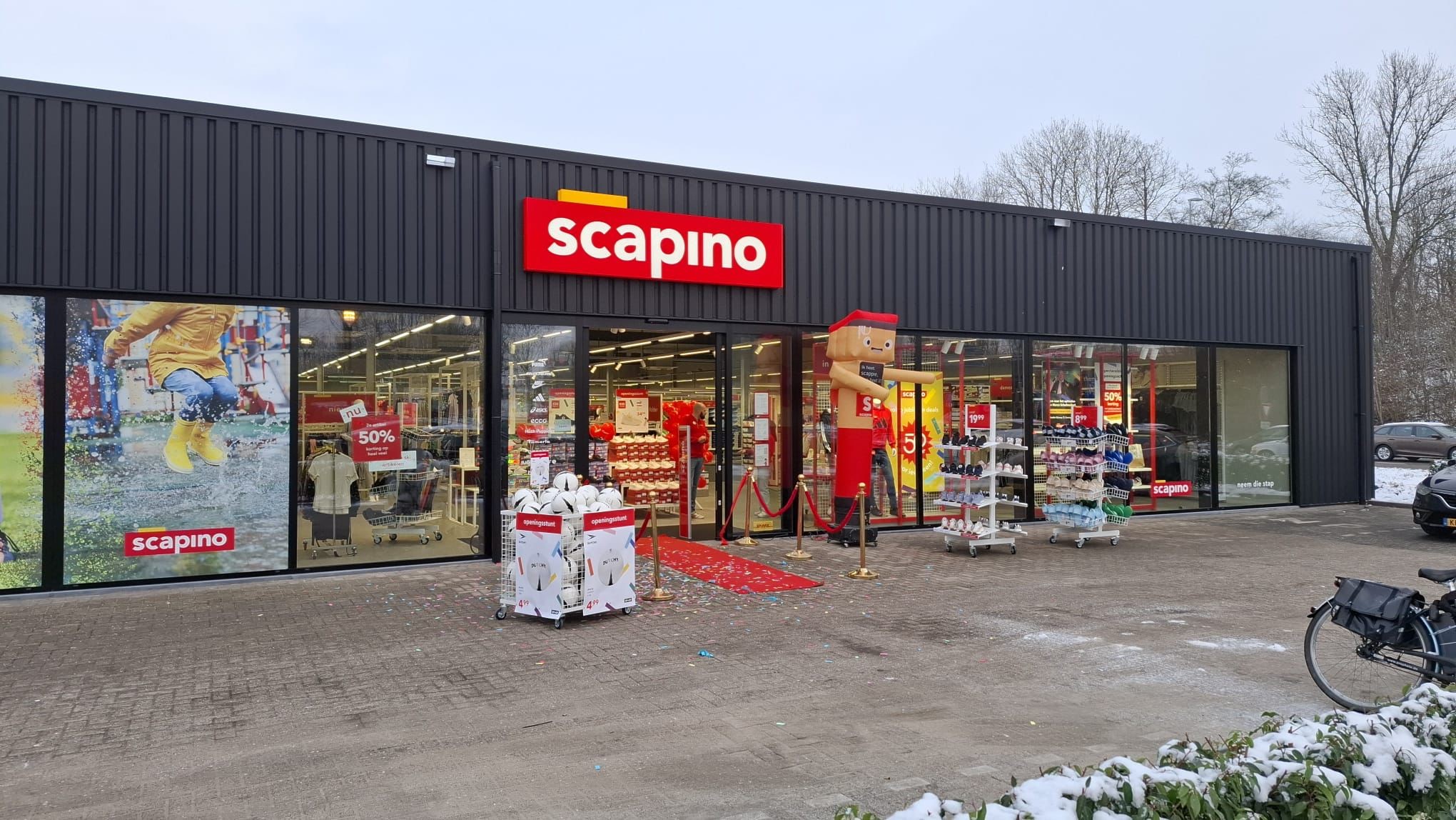 Scapino aan de Rijksweg 72 in Groningen. Beeld: REC