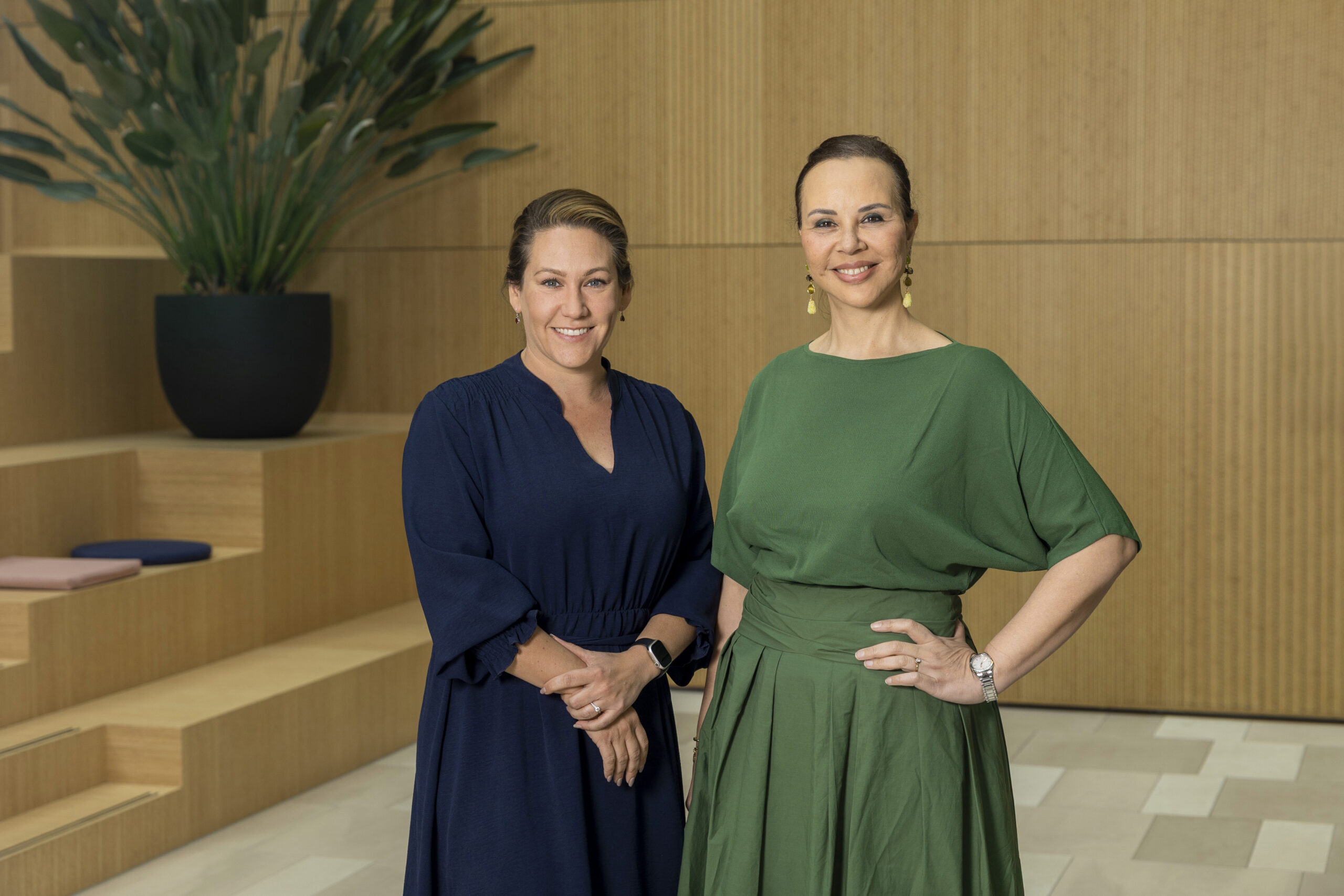 Dionne Toenbreker (links) en Irene Flotman 