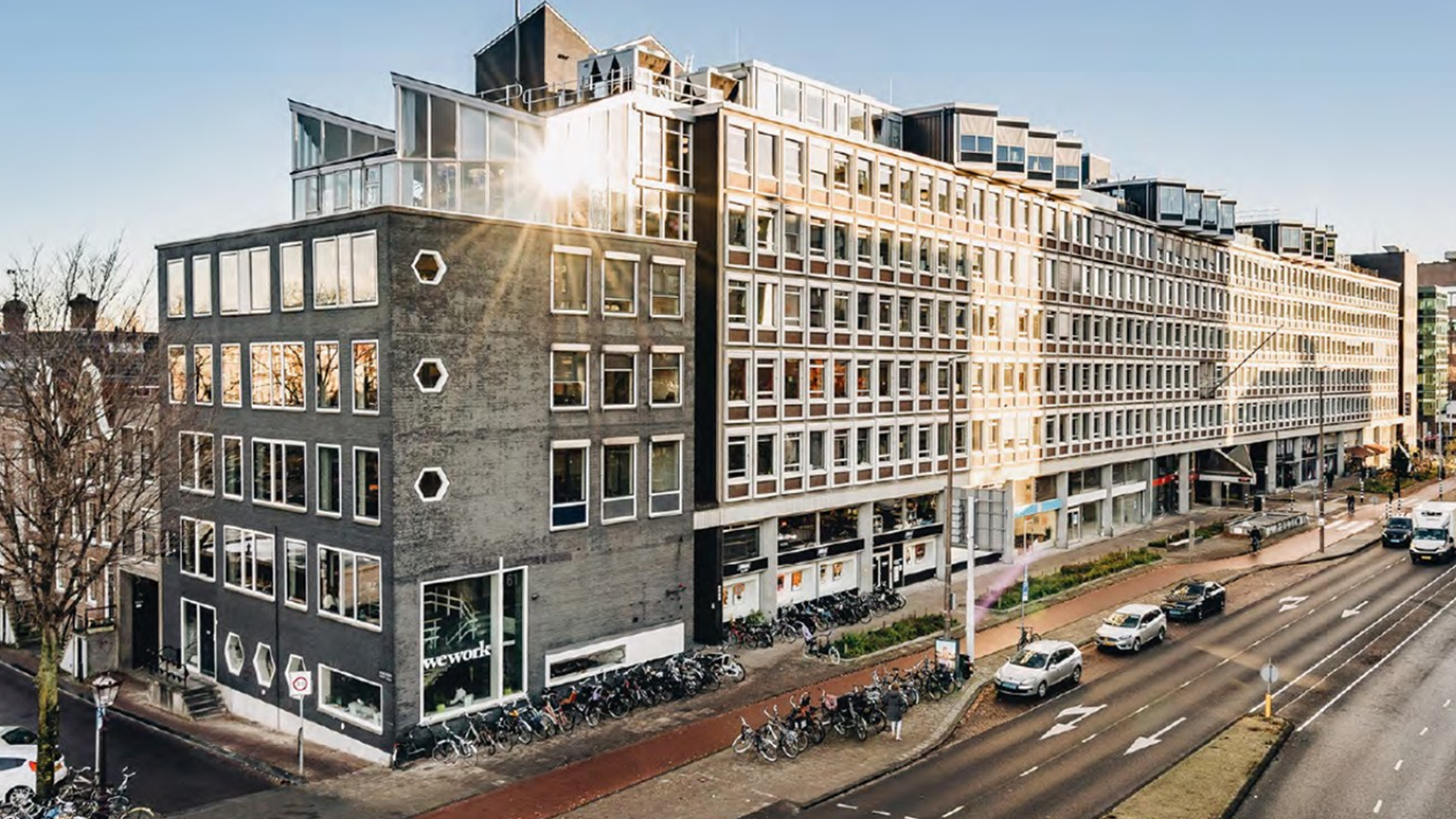 Metropool-complex aan de oostzijde van de Weesperstraat in Amsterdam.