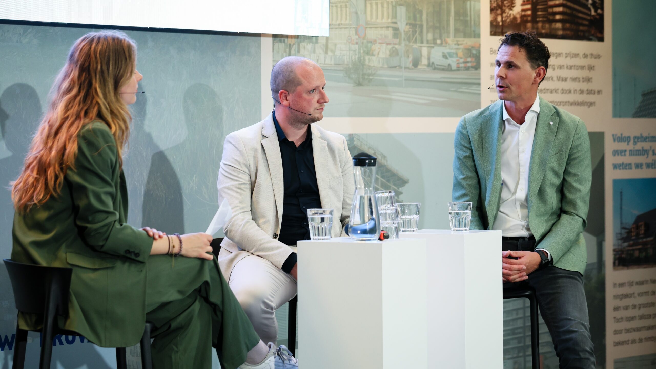 v.l.n.r. Retailredacteur Jacqueline Prummel van Vastgoedmarkt, Albert Kuiper (Wibra) en Micha Chandel (Zeeman). Foto: Eyesmile Photography