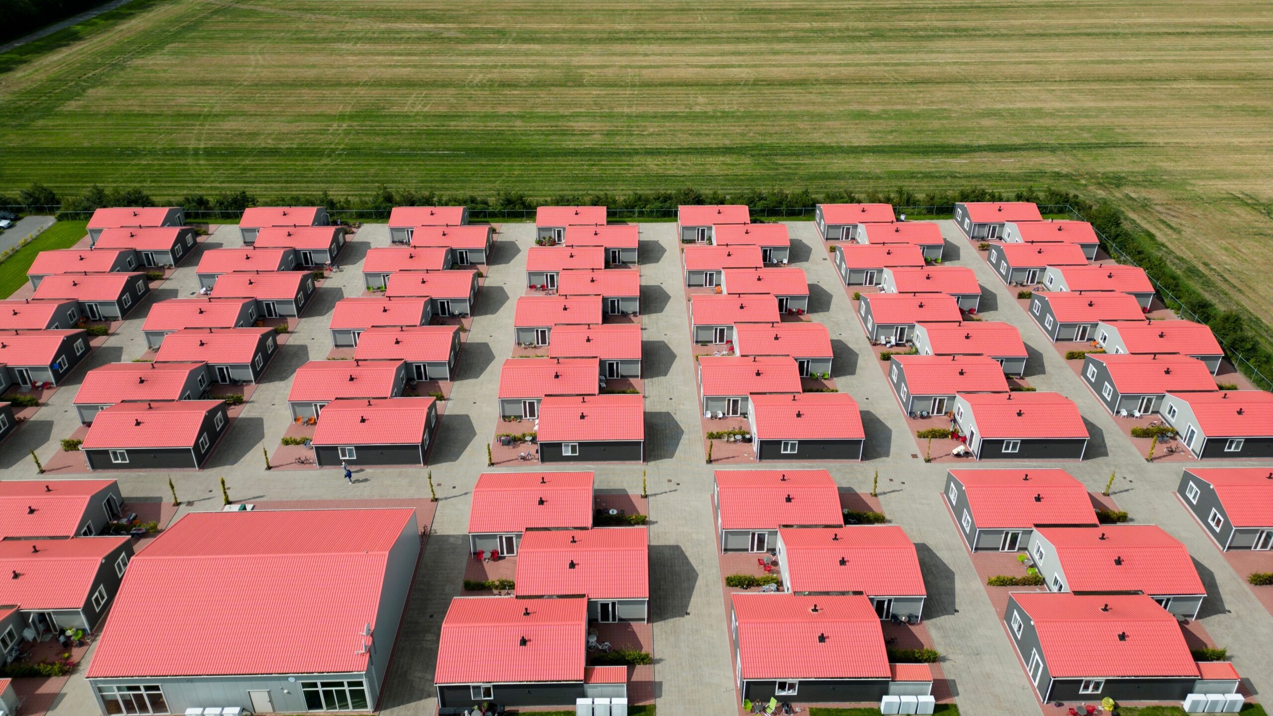 Woningen voor arbeidsmigranten in Flevoland. Foto: corlaffra / Shutterstock.com