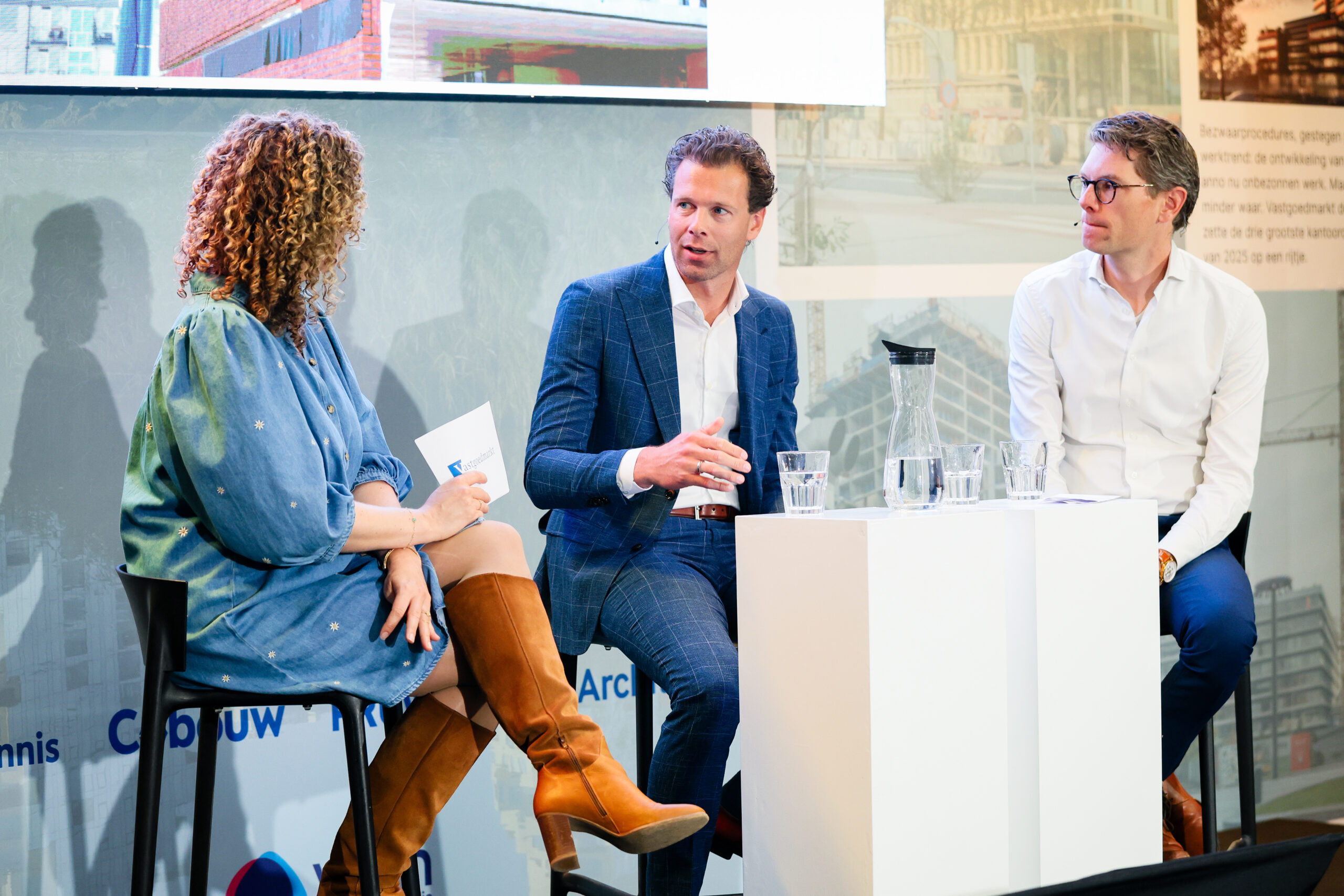 Manager Sales en Marketing Martijn Winters (midden) en directeur Martin Flint (rechts) van MorgenWonen. Foto: Eyesmile Photography