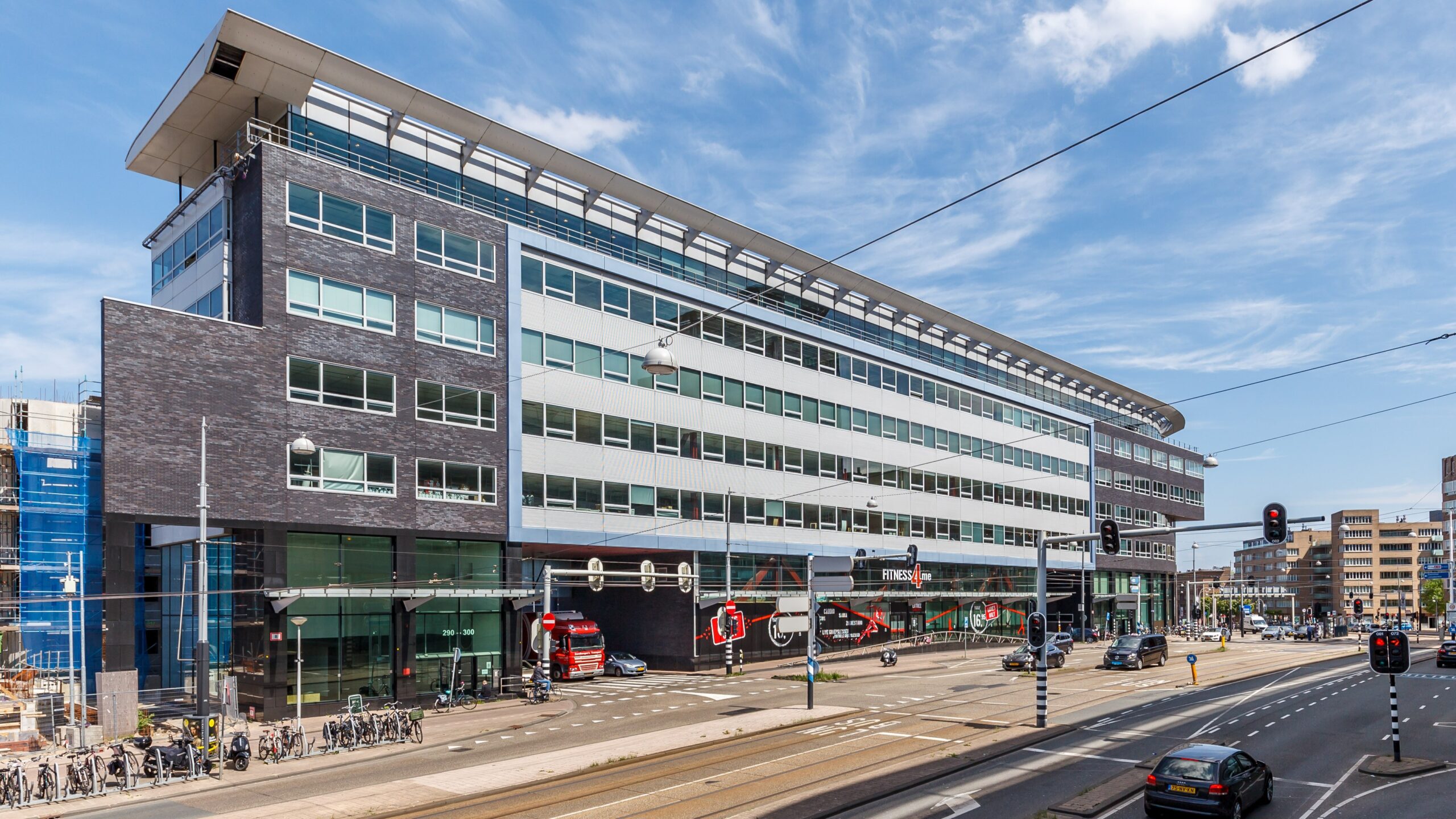 Bruggebouw in Amsterdam. Foto: Aroundtown