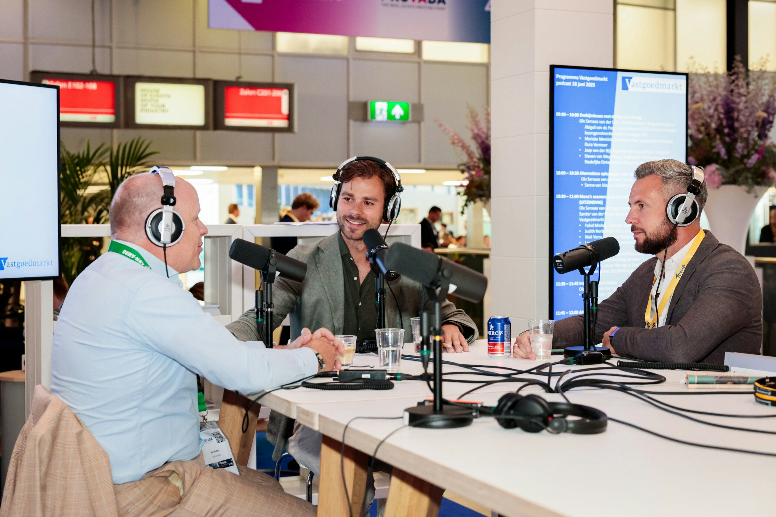 Bas Rutten (links), senior managing director bij ABN Amro, en Stephen Muller (rechts, business unit director bij Rockwool Prefab Building Systems. Foto: Eyesmile Photography