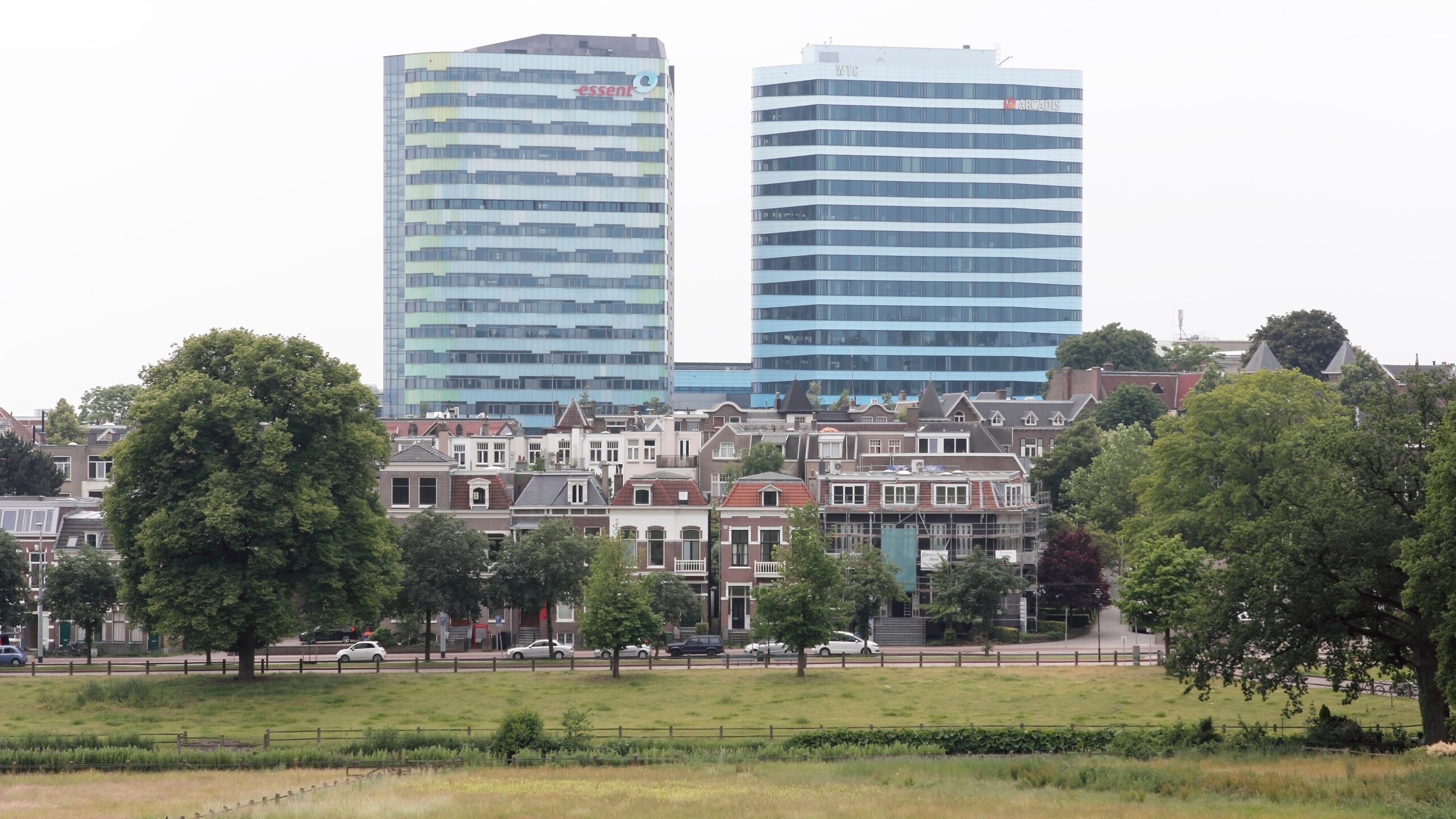 De skyline van onder meer Arnhem zal de komende jaren nog verder veranderen. Foto: Ronald Wilfred Jansen / Shutterstock.com