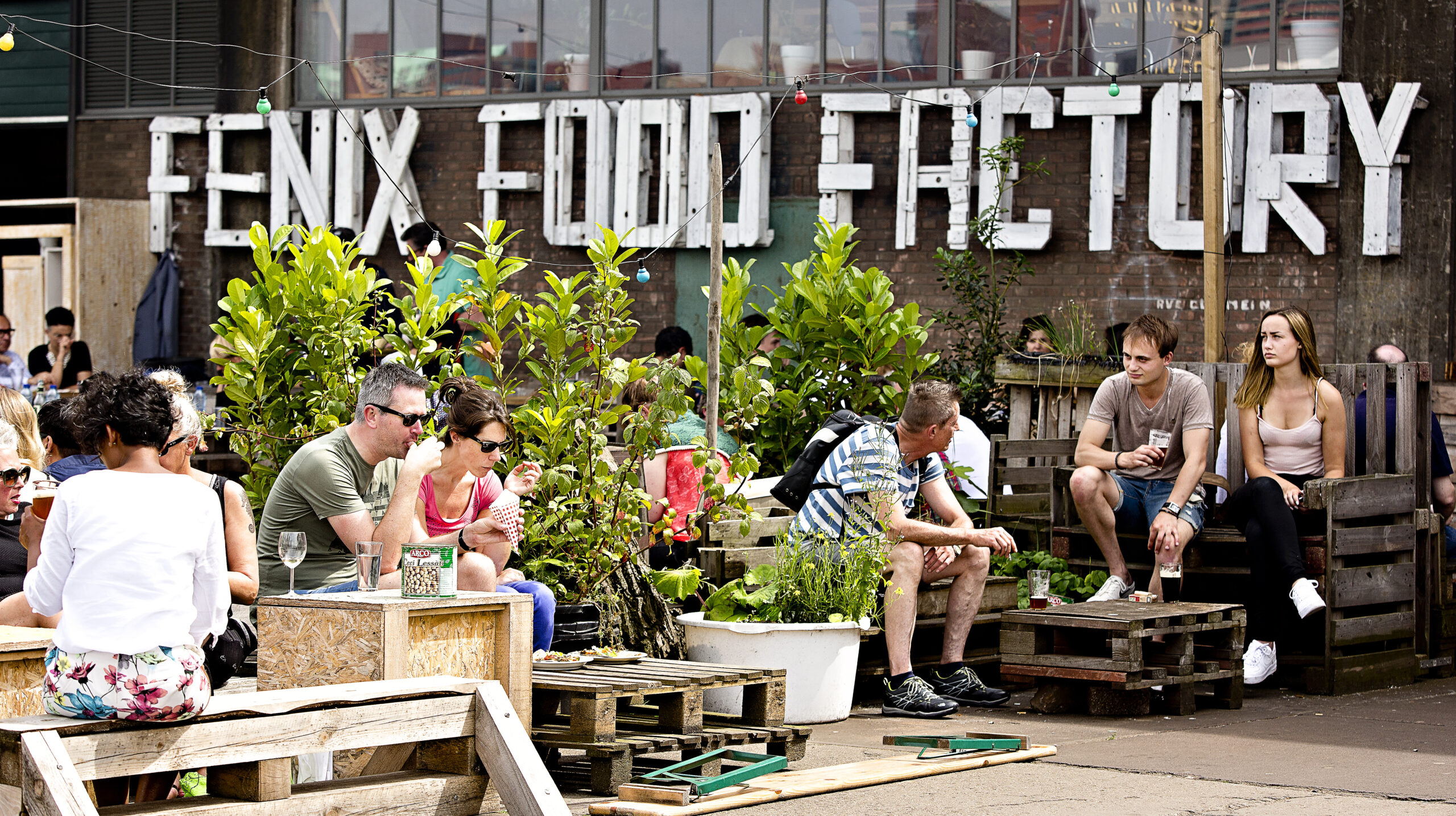 De Fenix Food Factory in de oude loods Fenix II. Foto: Iris van den Broek / Shutterstock.com