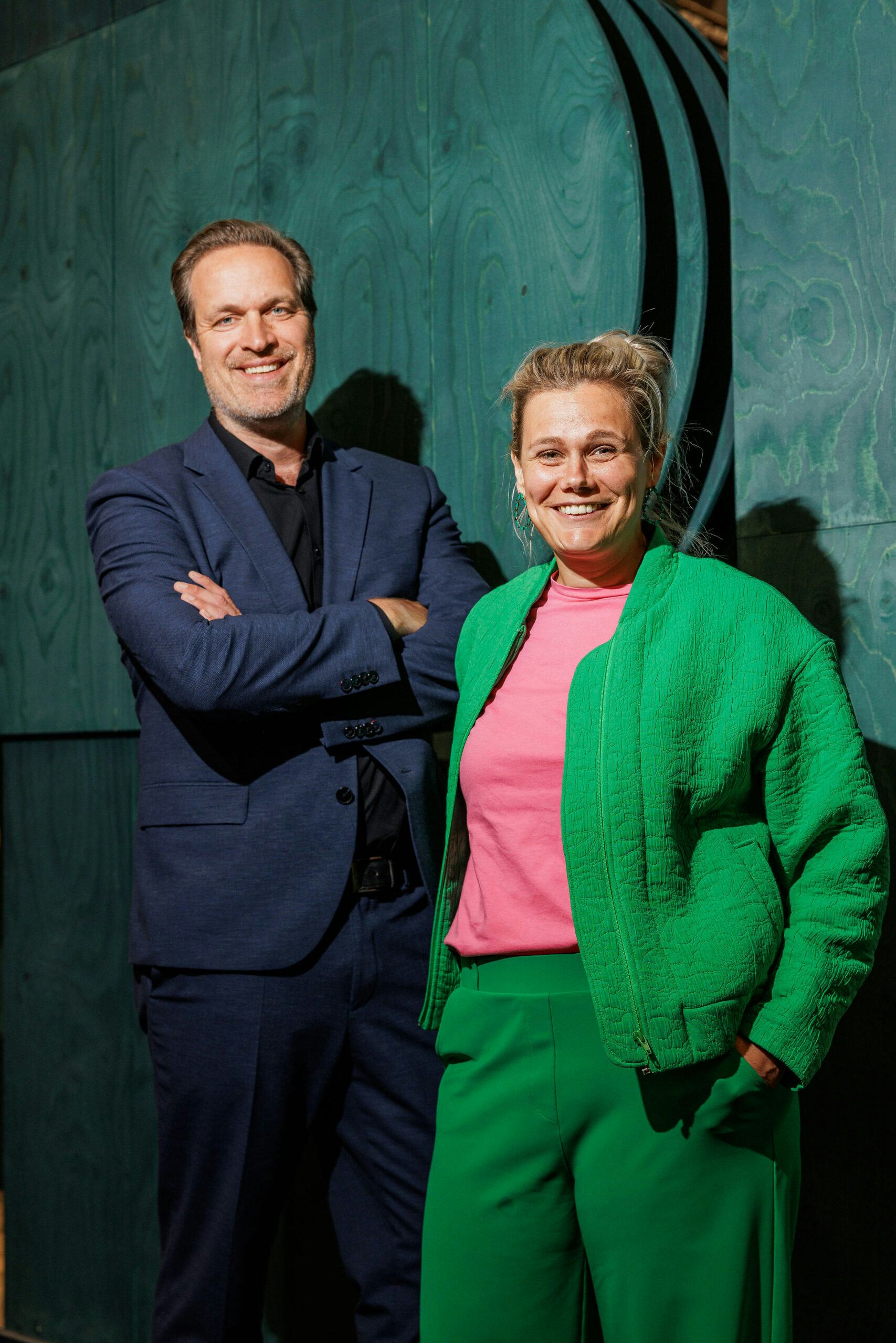 Lieuwe Conradie (links) en Tine-Loes Hemmes (rechts) van Dura Vermeer.