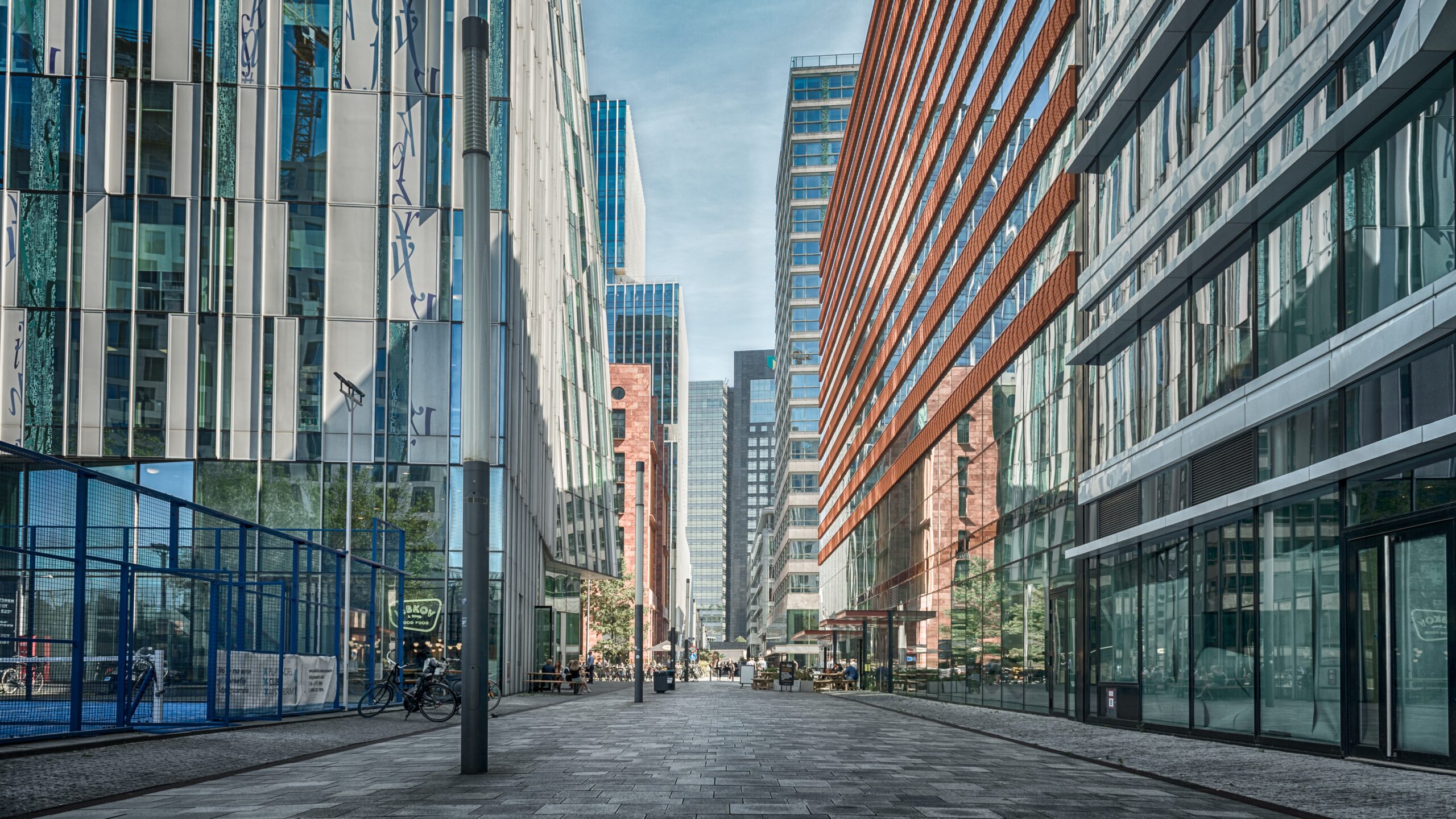 Nieuw talent aantrekken dat AI omarmt kan alleen met goede kantoorruimte, goede voorzieningen en een goede locatie, stelt Colliers-voorman Jeroen Lokerse. Beeld: David Peperkamp / Shutterstock