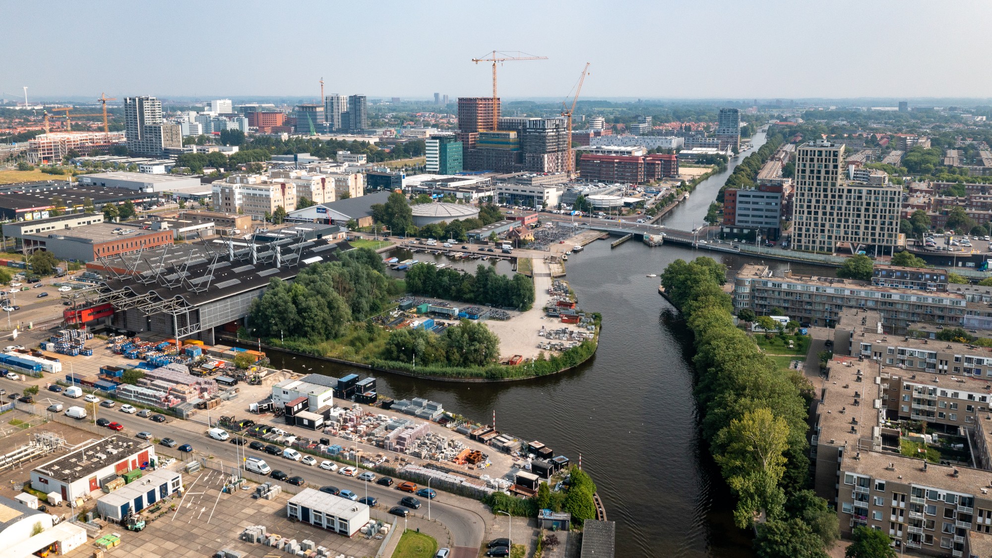 'Vanaf medio 2026 gaan we gebied per gebied ontwikkelen, te beginnen bij het centrumgebied rond Binckhaven, gevolgd door de Trekvlietzone', aldus Van Asten, wethouder Stedelijke Ontwikkeling in Den Haag.