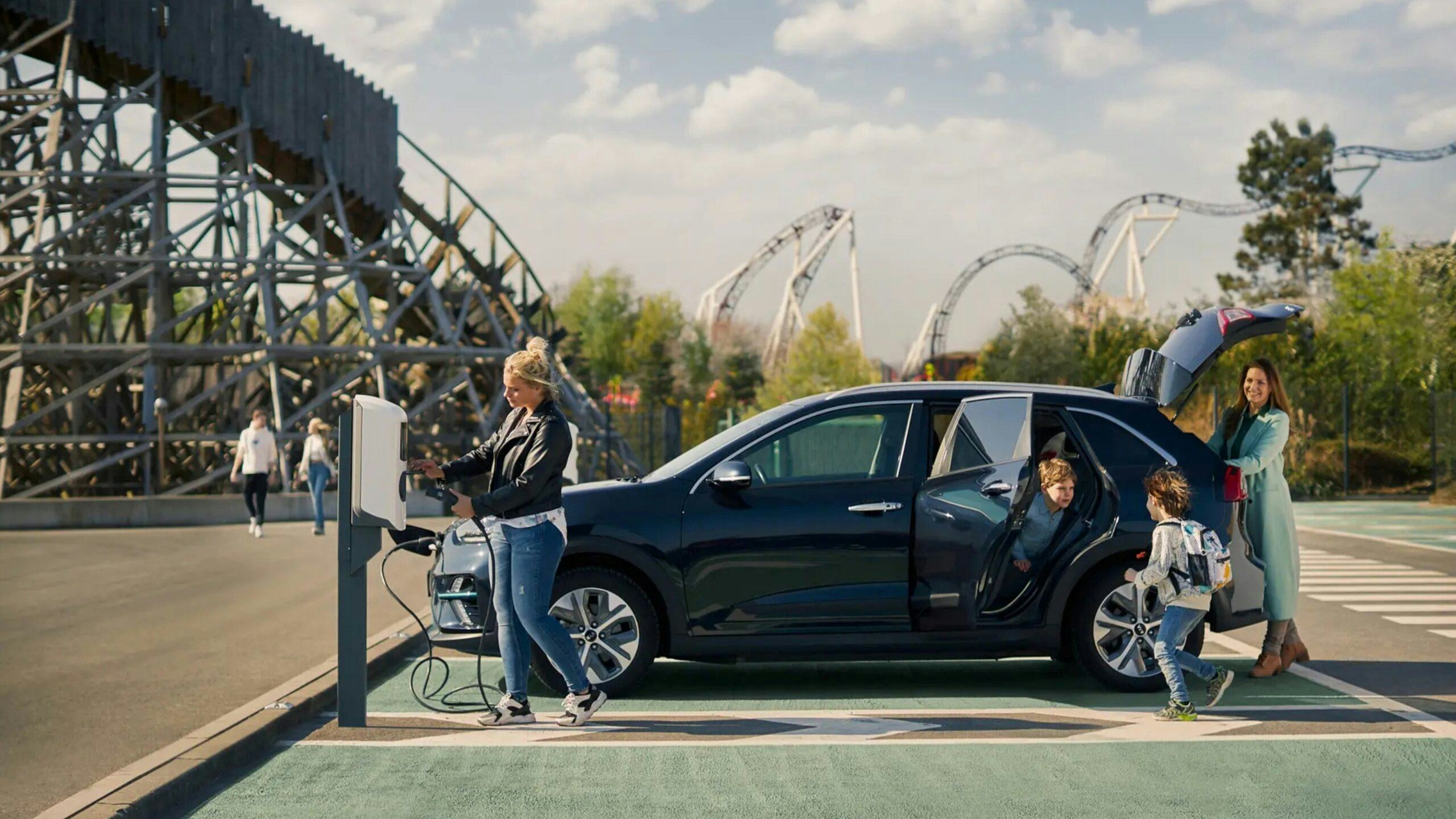 Eneco eMobility plaatste, exploiteerde en onderhoudt de laadpunten bij de Belgische themaparkengroep Plopsa.