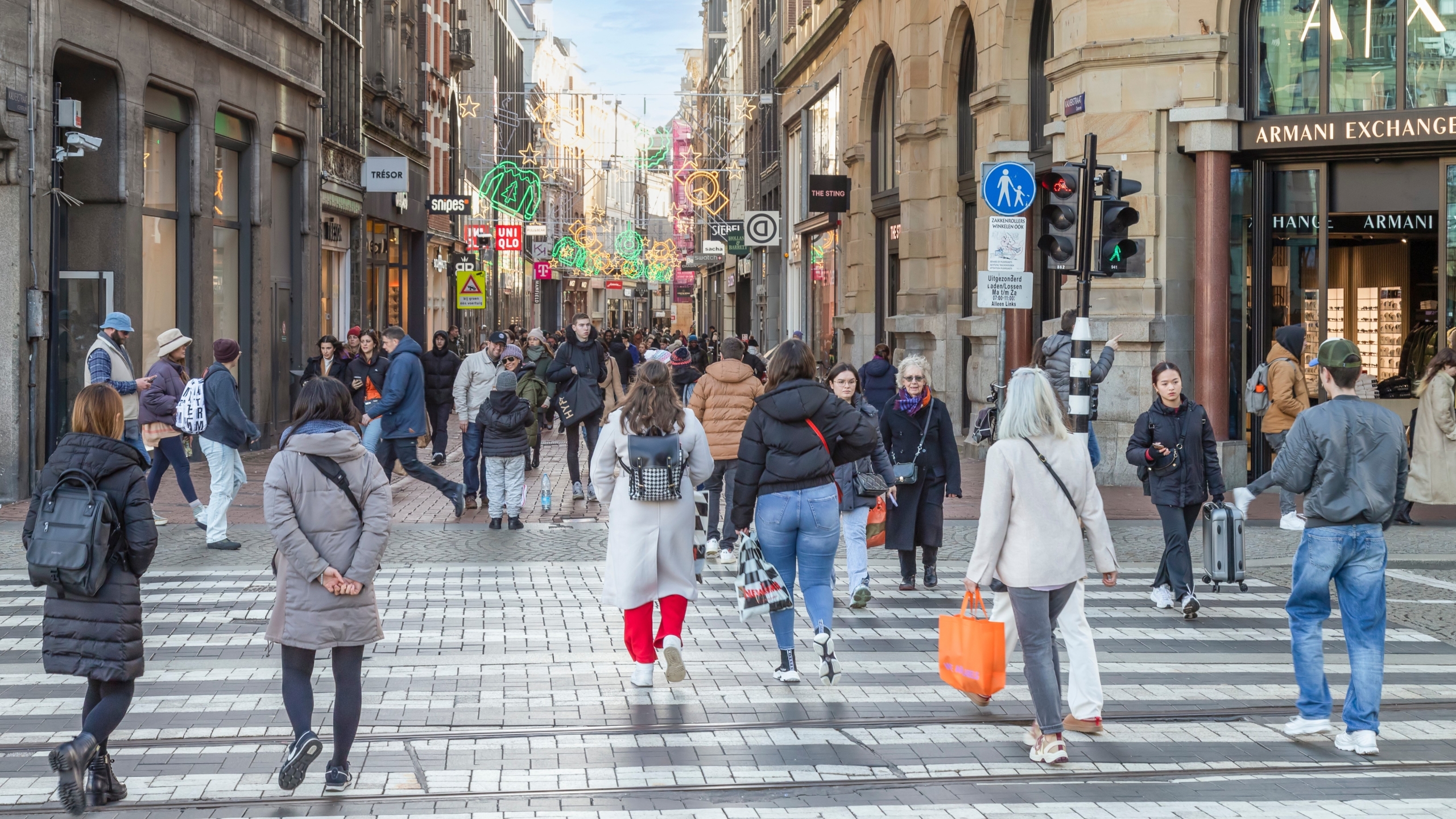 'Het zou natuurlijk complete onzin zijn als er weer auto's rijden op de Kalverstraat', aldus Hans van Tellingen, directeur Strabo. Foto: Wolf-photography / Shutterstock.com