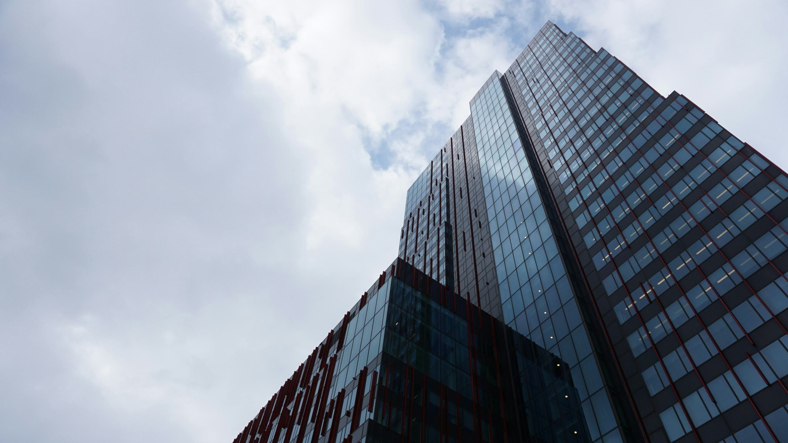 Het WTC Almere werd dit jaar door private investeerder Benkey en een family office gekocht. Foto: Rick van Leeuwen / Shutterstock.com